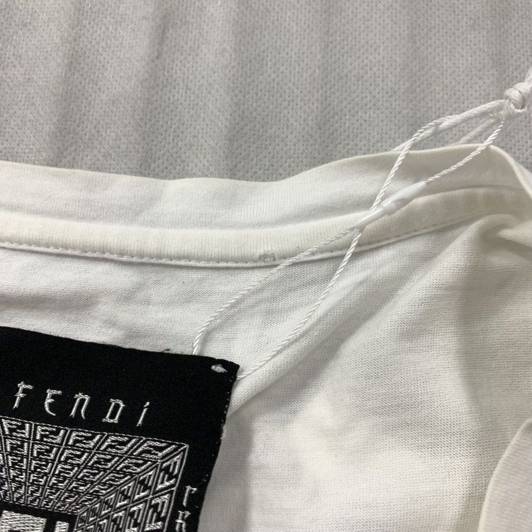 Fendi Fendi Metallic Graphic T-Shirt Size S Size US S / EU 44-46 / 1 - 7 Thumbnail