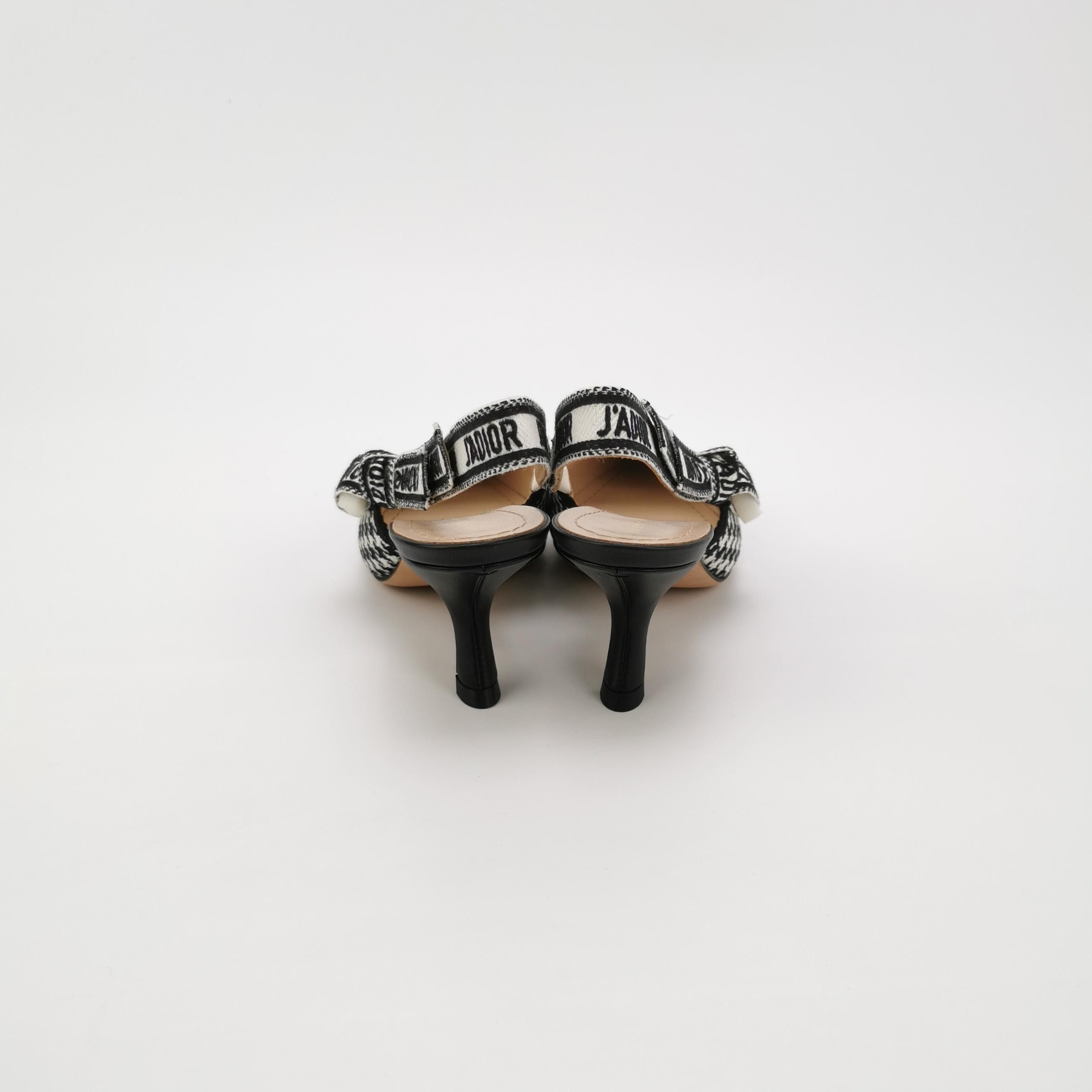 Dior Dior Women 5 Sandals Size US 5 / IT 35 - 4 Thumbnail