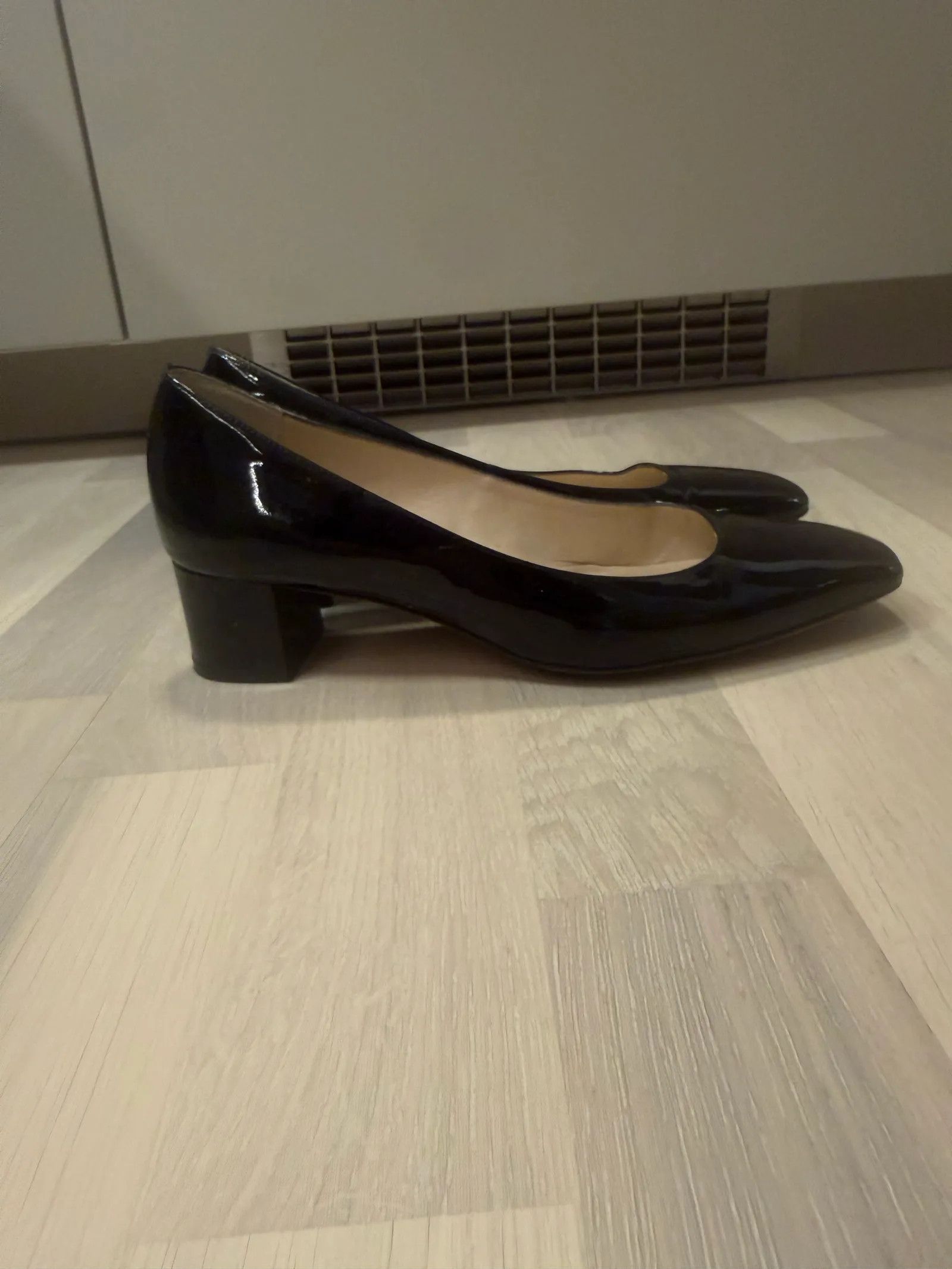 LK Bennett L.K. Bennett Heels Size US 8 / IT 38 - 5 Thumbnail