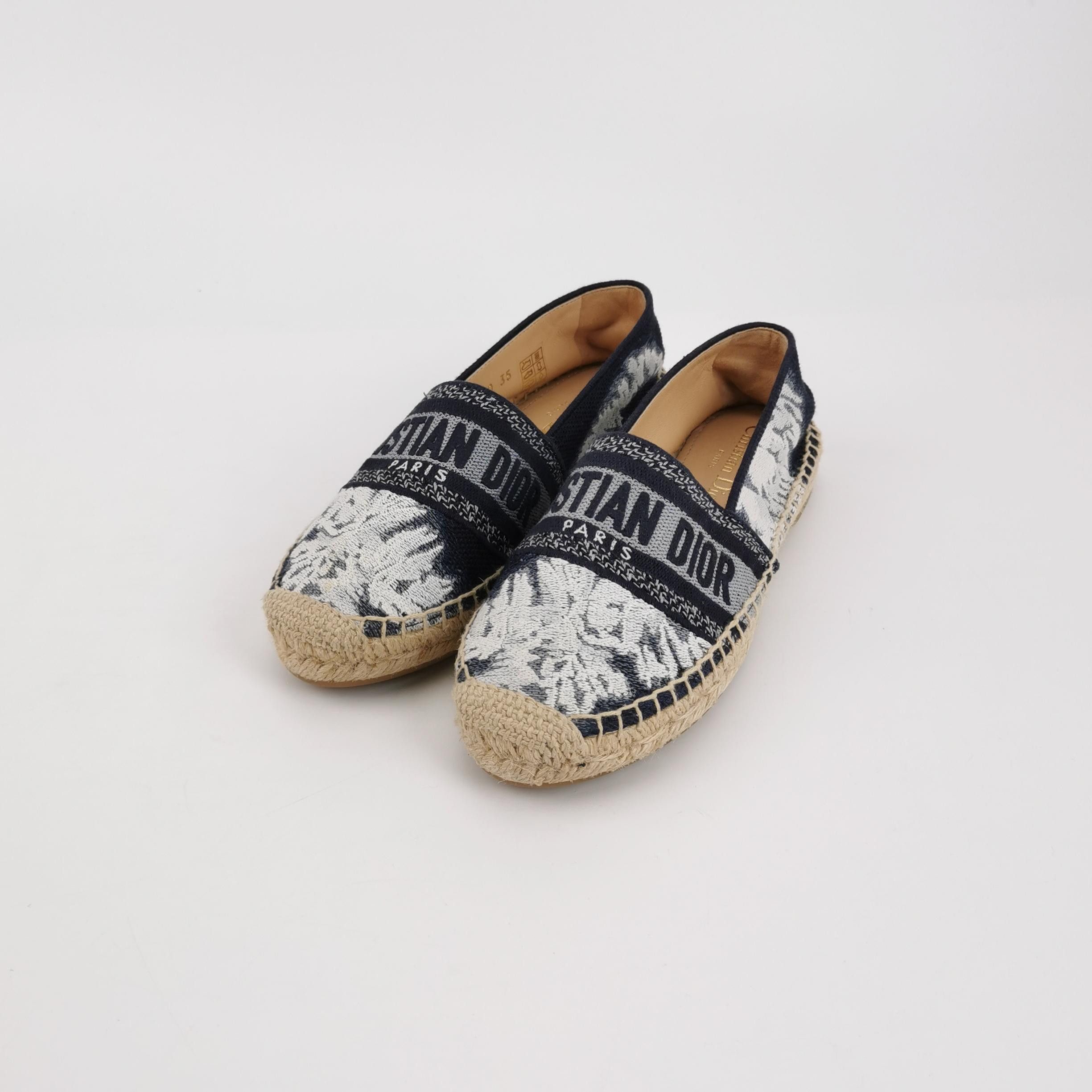 Dior Dior Women 5 Flats Size US 5 / IT 35 - 2 Thumbnail