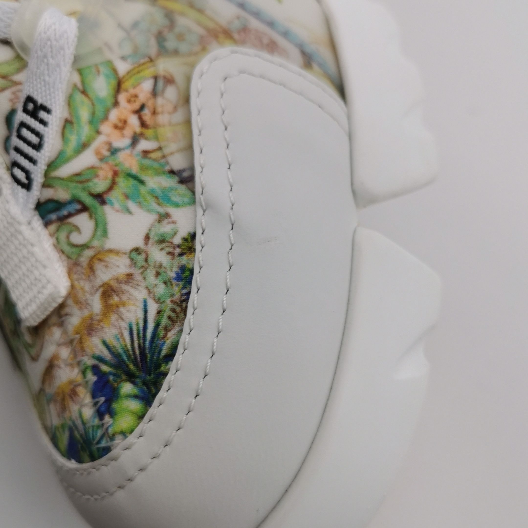 Dior Dior Women 5 Lowtop Sneakers Size US 5 / IT 35 - 7 Thumbnail