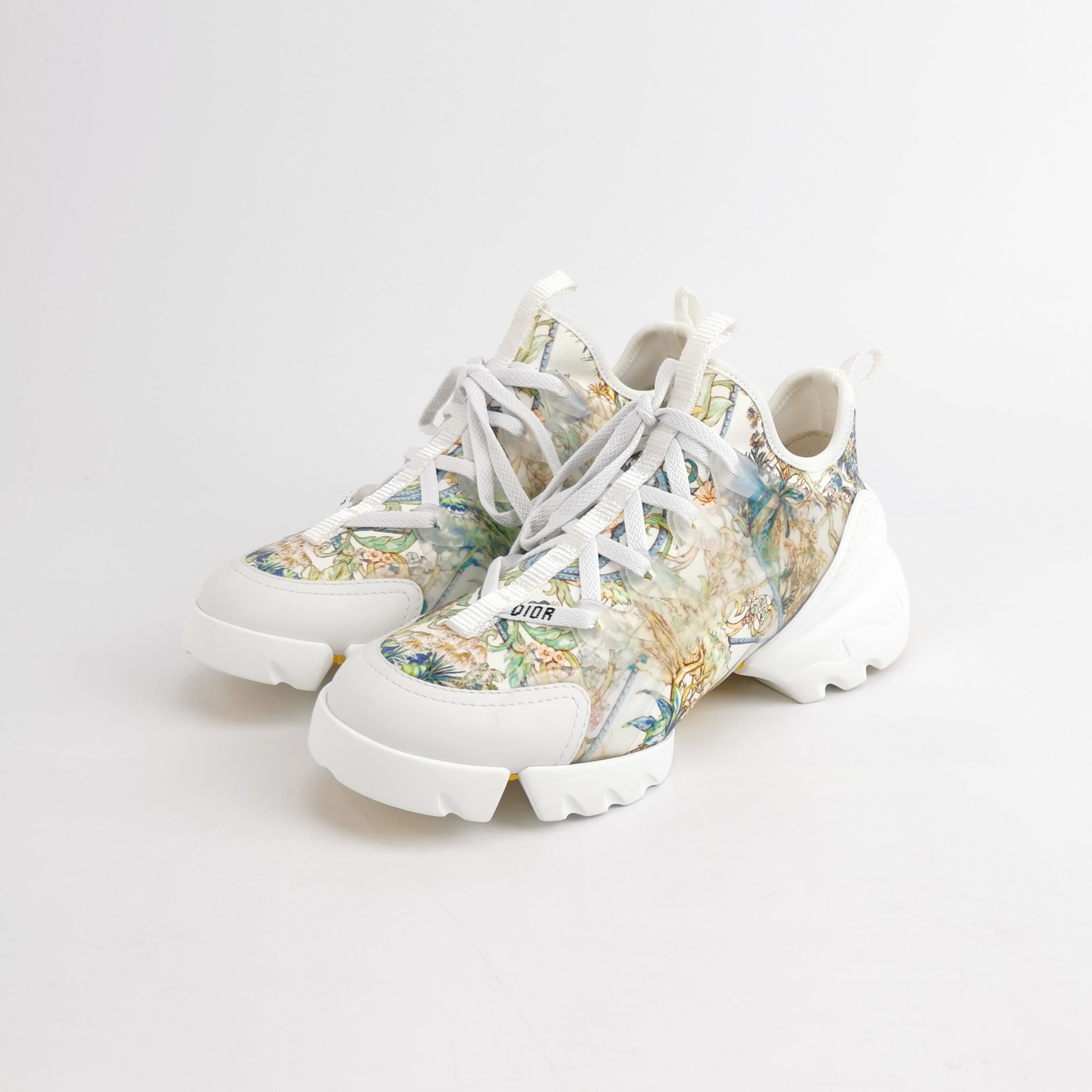 Dior Dior Women 5 Lowtop Sneakers Size US 5 / IT 35 - 2 Thumbnail