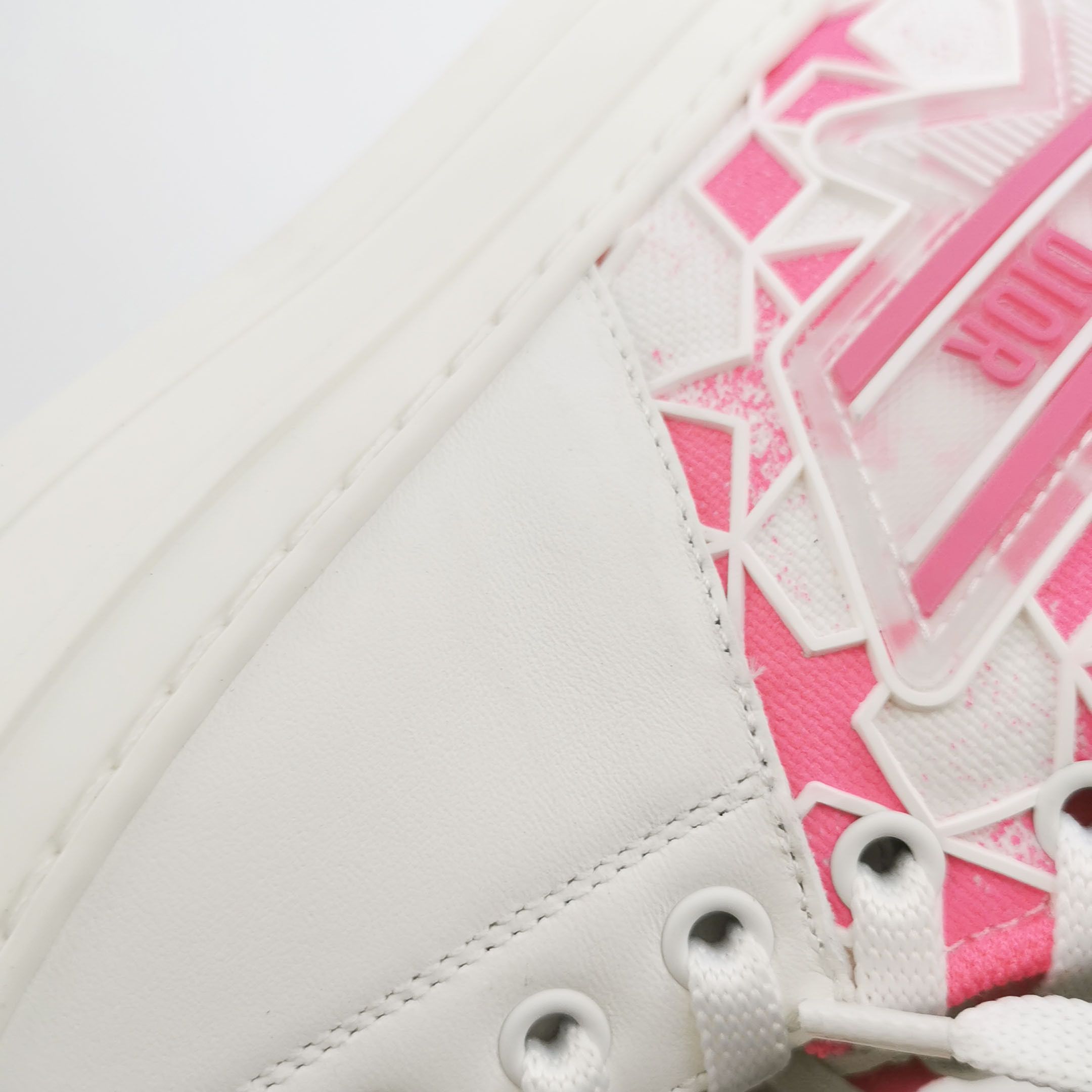 Dior Dior Women 5 Lowtop Sneakers Size US 5 / IT 35 - 7 Thumbnail