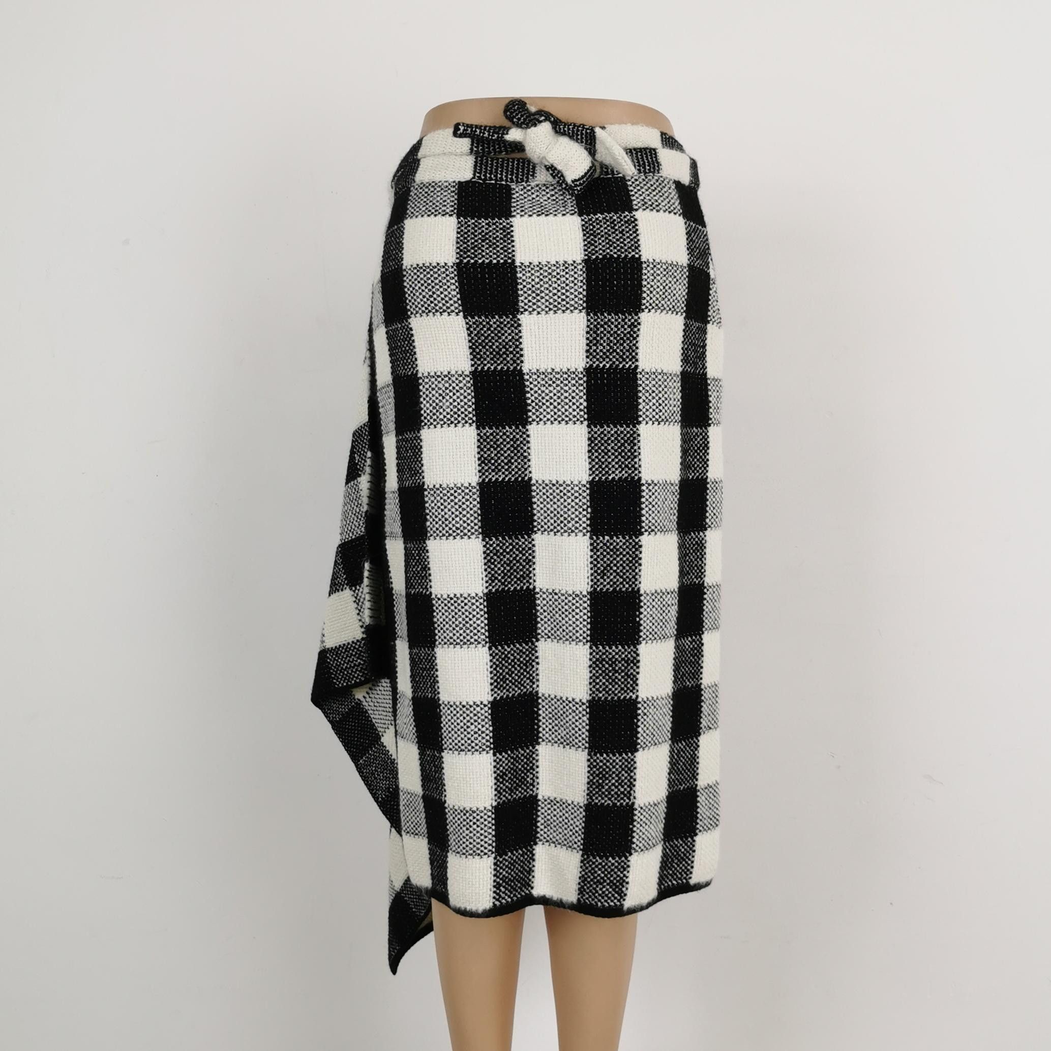 Dior Dior Women 26 Midi Skirts Size 26" / US 2 / IT 38 - 2 Thumbnail