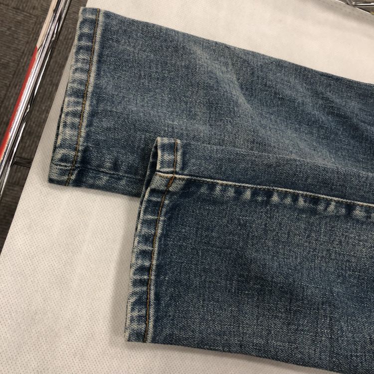 Gucci Gucci Strawberry Embroidery Denim Jeans Size 24 Size 24" / US 00 / IT 34 - 8 Thumbnail
