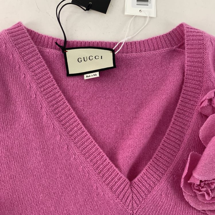 Gucci Gucci Pink Floral Detail V-Neck Sweater Size XS Size XS / US 0-2 / IT 36-38 - 8 Thumbnail