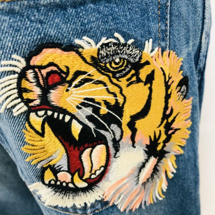 Gucci Gucci Tiger Embroidered Denim Jeans Size 29 Size US 29 - 6 Thumbnail