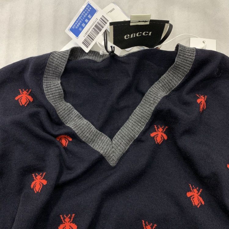 Gucci Gucci Bee Pattern V-Neck Sweater XL Size US XL / EU 56 / 4 - 6 Thumbnail