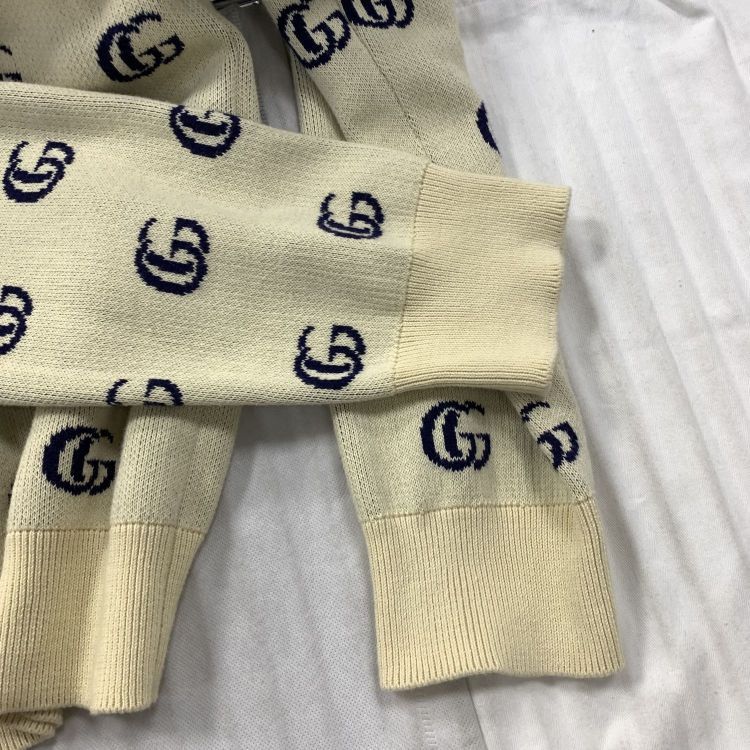 Gucci Gucci GG Monogram V-Neck Sweater Size L Size US L / EU 52-54 / 3 - 6 Thumbnail