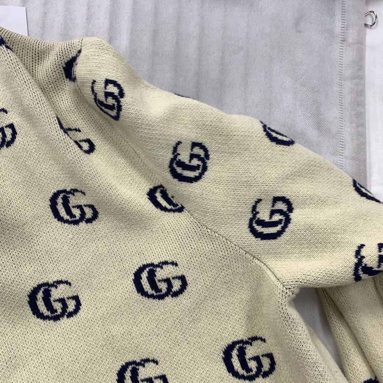 Gucci Gucci GG Monogram V-Neck Sweater Size L Size US L / EU 52-54 / 3 - 8 Thumbnail