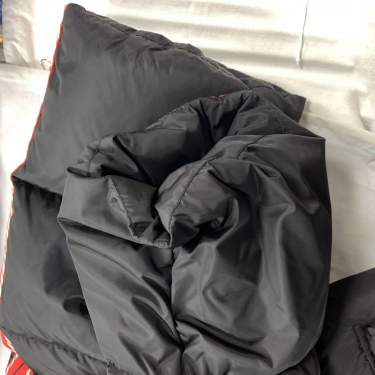 Gucci Gucci Logo Tape Down Jacket Size 38 Size XS / US 0-2 / IT 36-38 - 7 Thumbnail