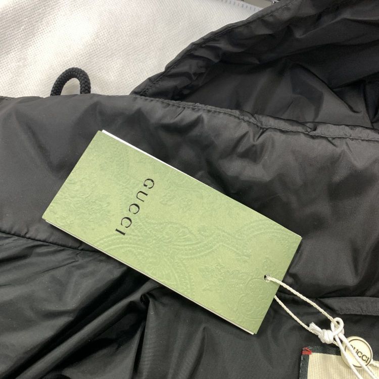 Gucci Gucci Logo Tape Down Jacket Size 38 Size XS / US 0-2 / IT 36-38 - 5 Thumbnail