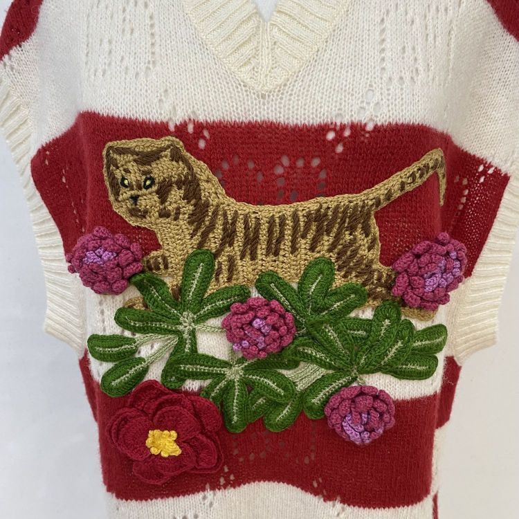 Gucci Gucci Striped Tiger Appliqué Sweater Vest Size S Size S / US 4 / IT 40 - 6 Thumbnail