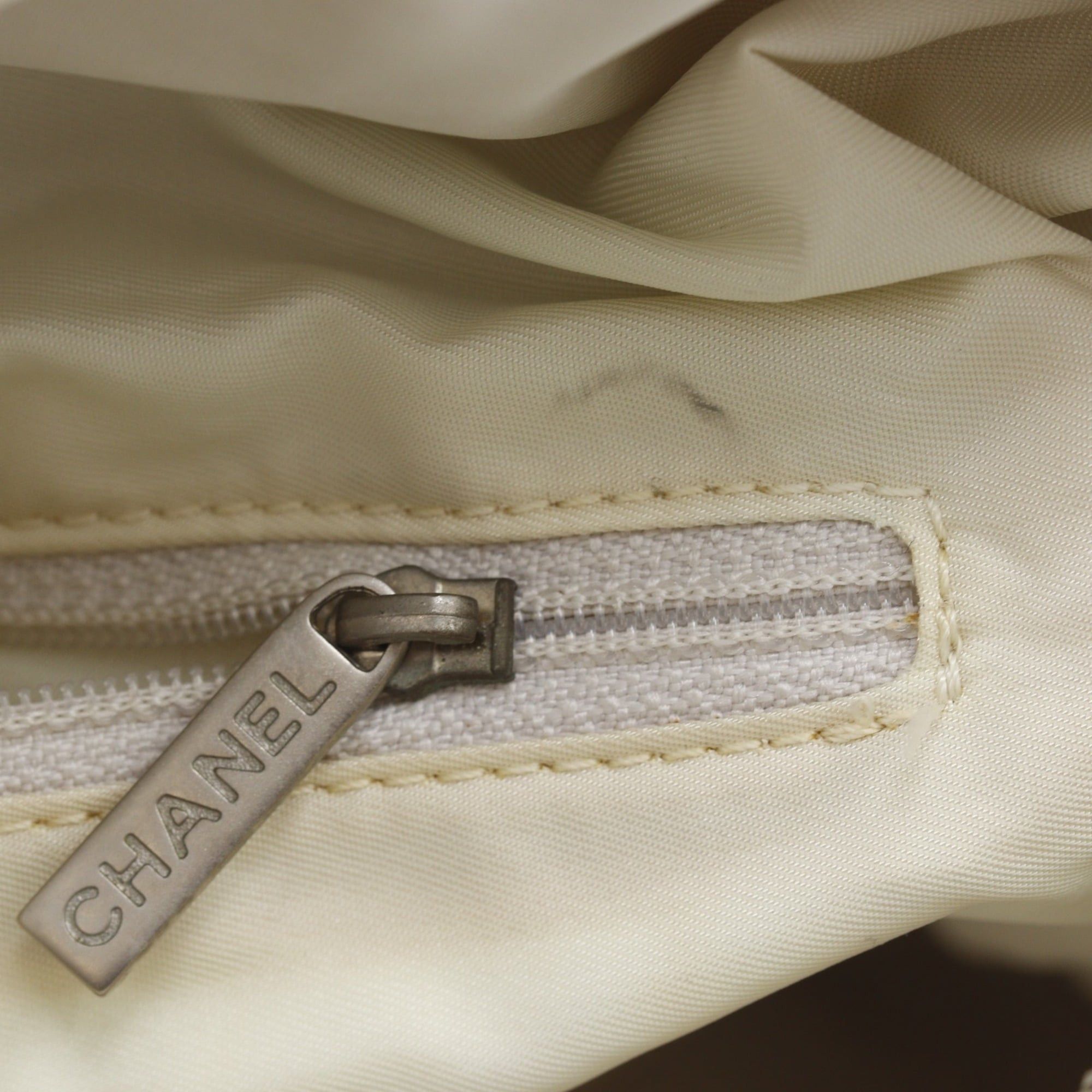 Chanel Chanel New Travel Line Boston Bag A15966 Nylon Canvas Beige A4 Women's Size ONE SIZE - 9 Thumbnail