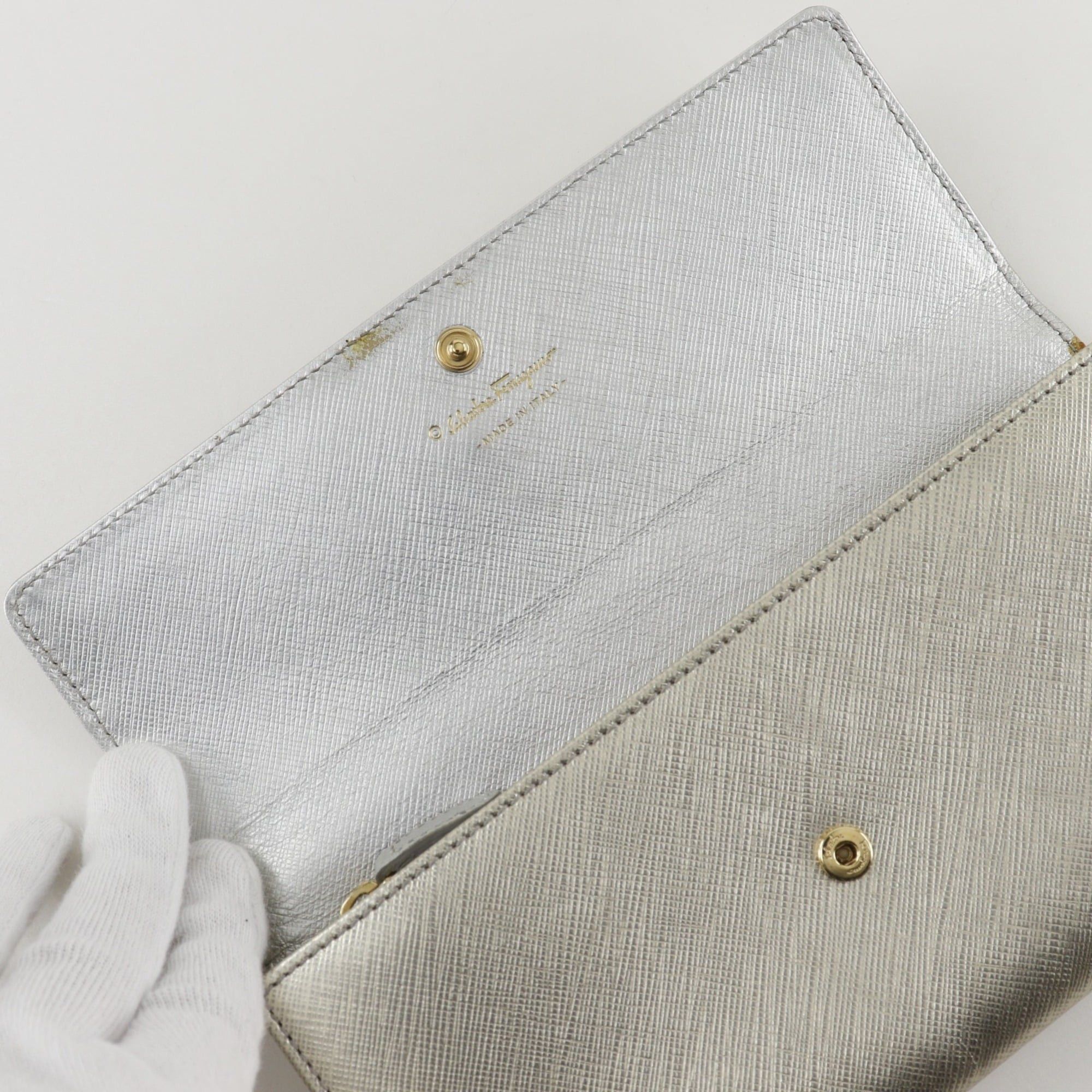Salvatore Ferragamo Salvatore Ferragamo Vara Ribbon Long Wallet JP-22-C493 Leather Silver Snap Button Women's Size ONE SIZE - 6 Thumbnail