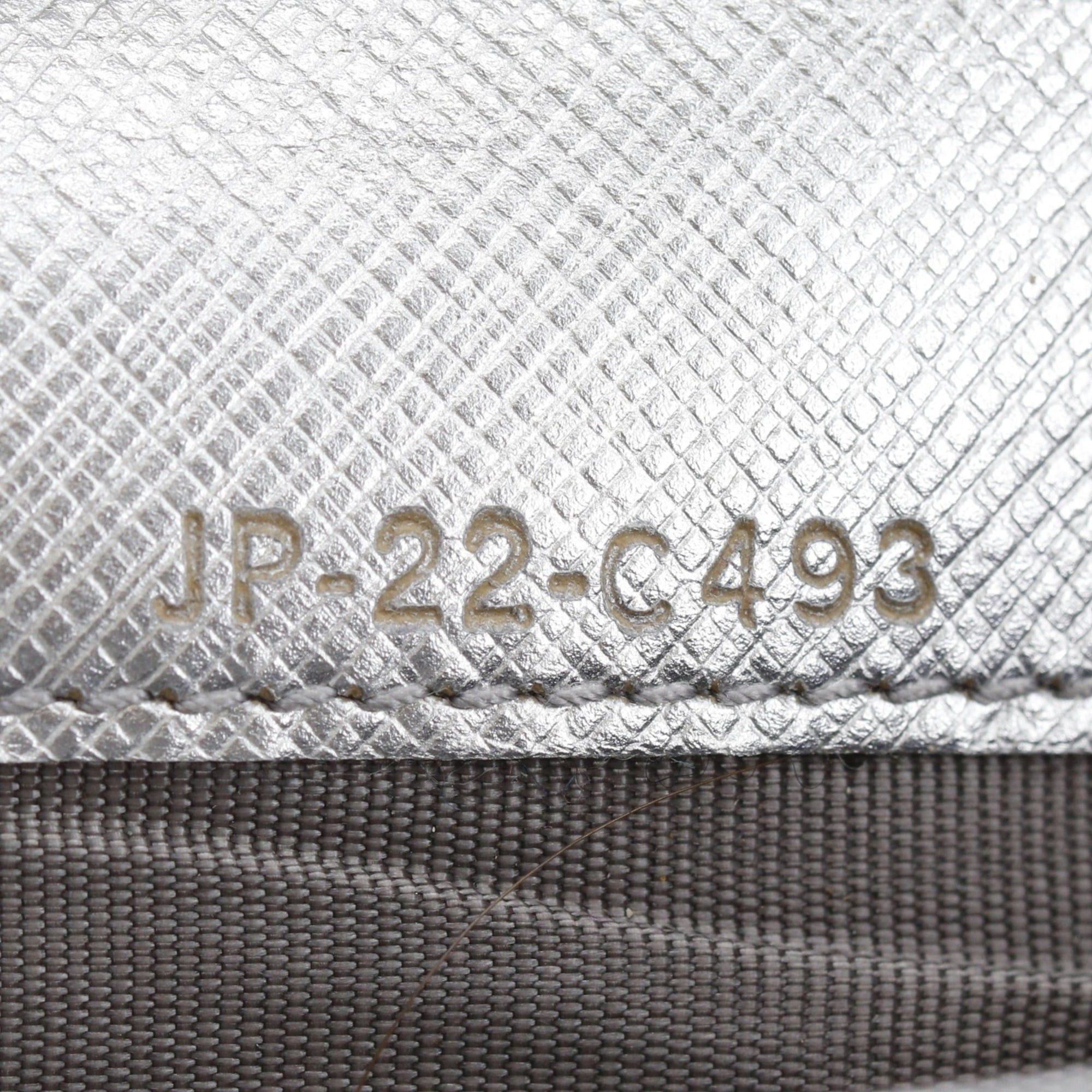 Salvatore Ferragamo Salvatore Ferragamo Vara Ribbon Long Wallet JP-22-C493 Leather Silver Snap Button Women's Size ONE SIZE - 18 Thumbnail