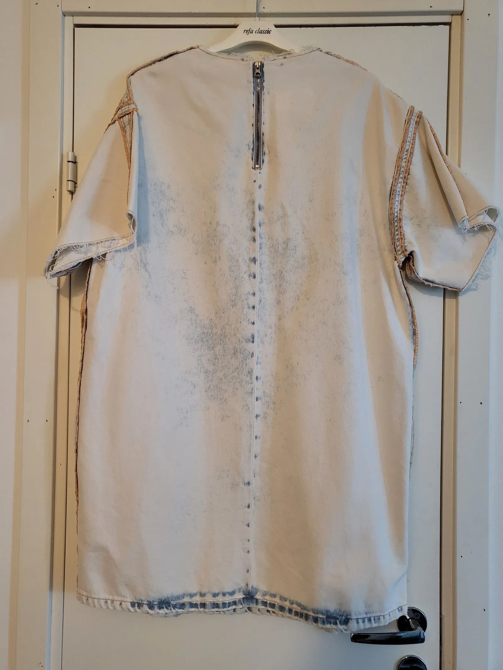 Maison Margiela Maison Margiela Bleached Denim Short Sleeve T-shirt Size M / US 6-8 / IT 42-44 - 4 Thumbnail
