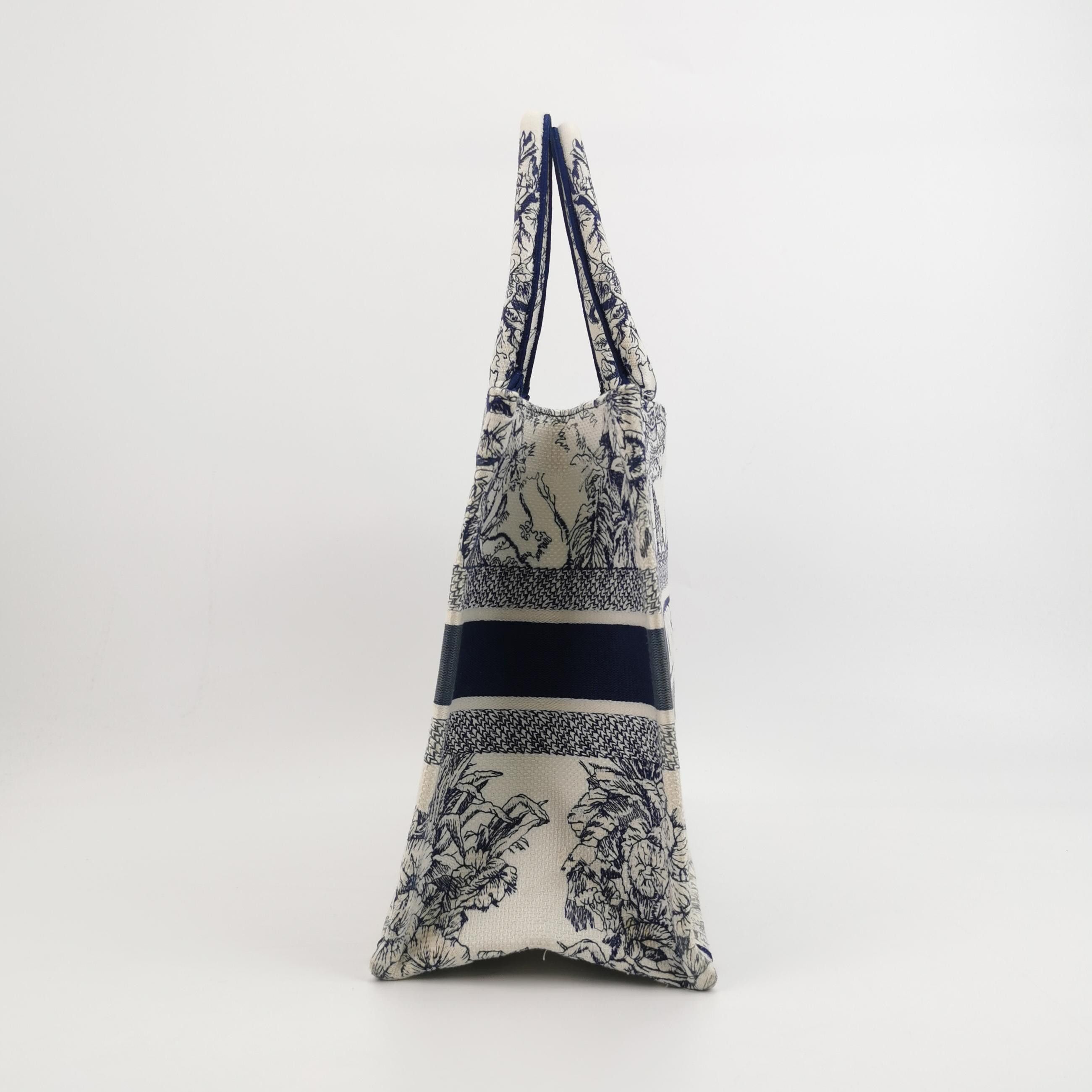 Dior Dior Women os Tote Bags Size ONE SIZE - 4 Thumbnail