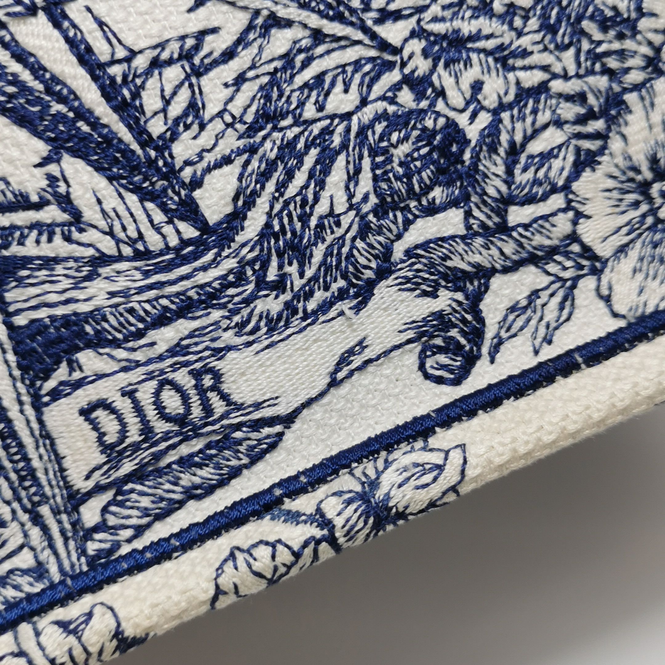 Dior Dior Women os Tote Bags Size ONE SIZE - 16 Thumbnail