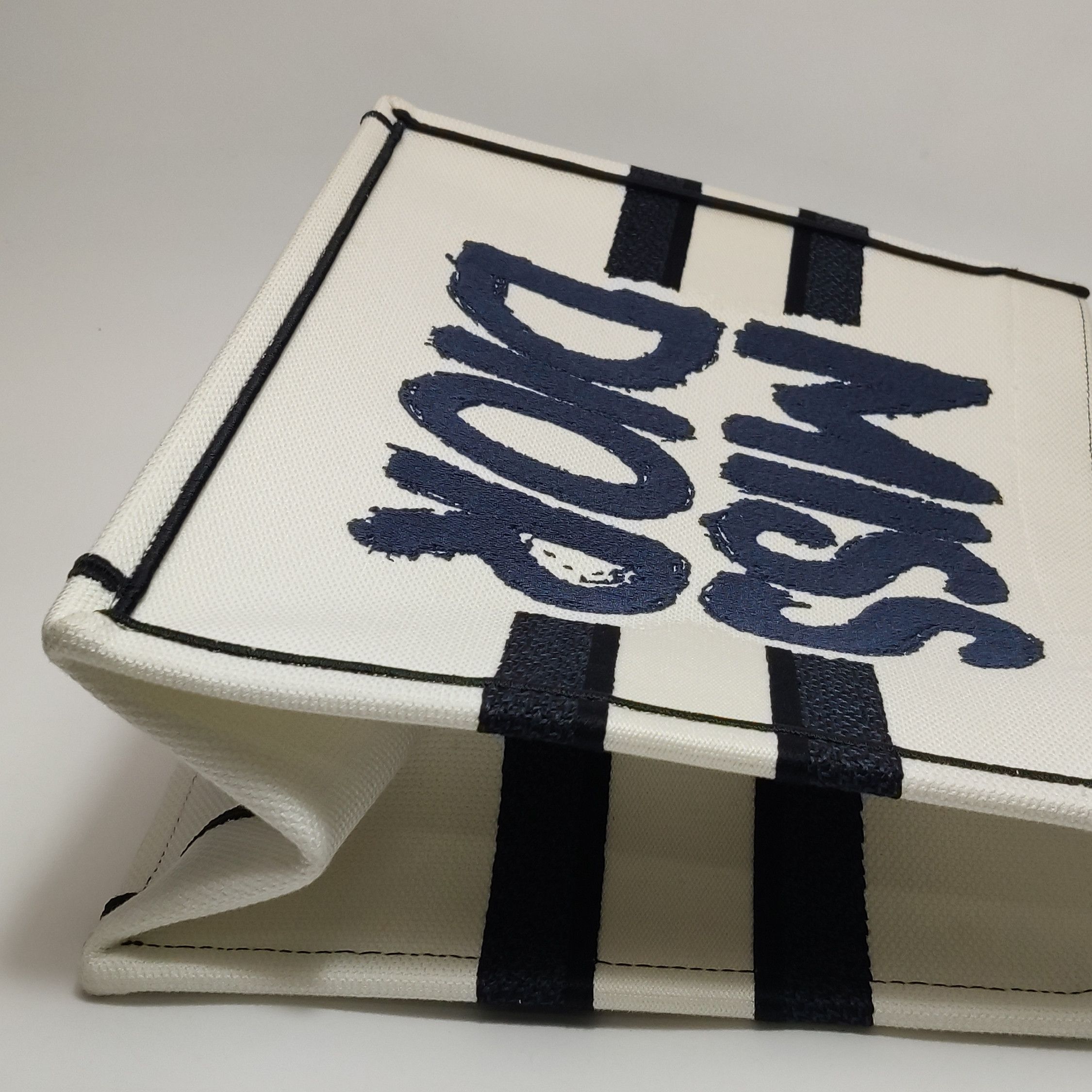 Dior Dior Women os Tote Bags Size ONE SIZE - 21 Thumbnail