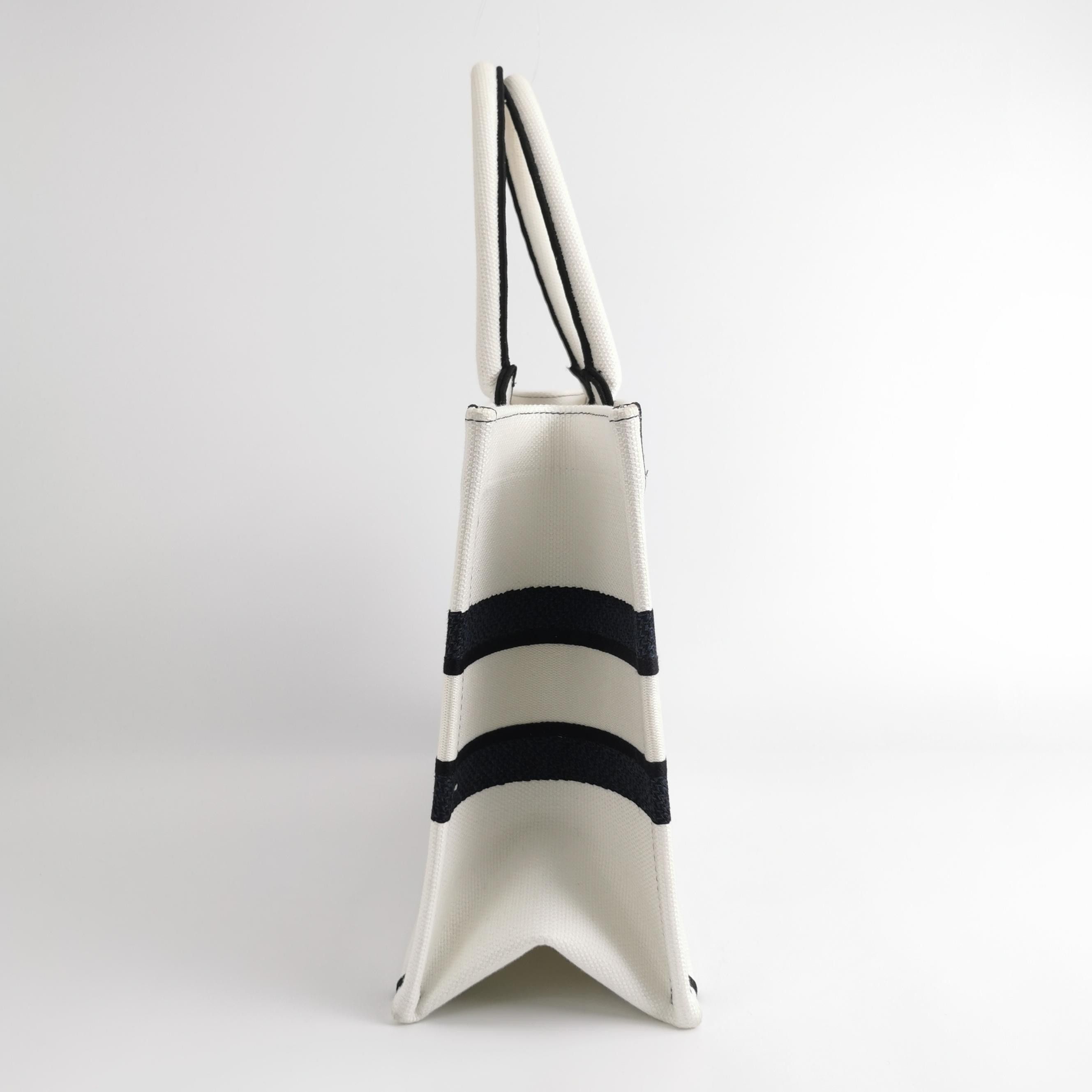Dior Dior Women os Tote Bags Size ONE SIZE - 3 Thumbnail
