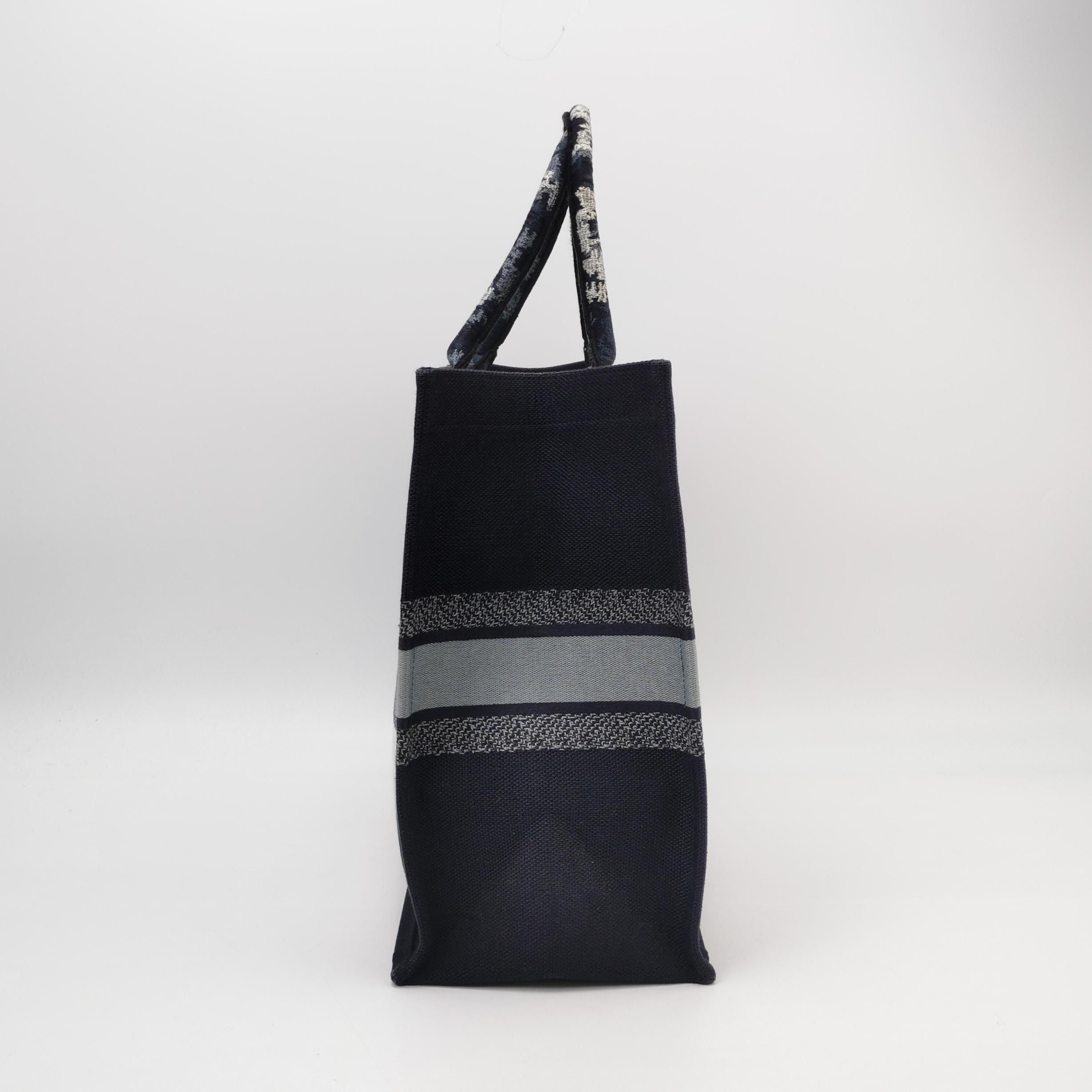 Dior Dior Women os Tote Bags Size ONE SIZE - 4 Thumbnail