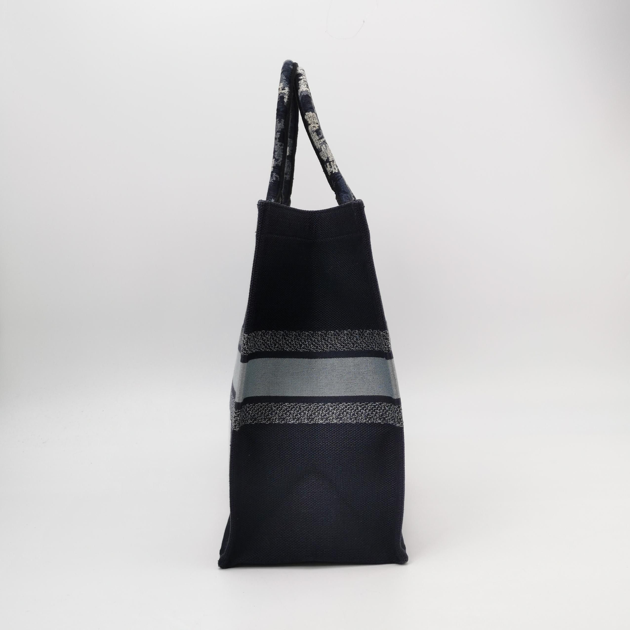 Dior Dior Women os Tote Bags Size ONE SIZE - 3 Thumbnail
