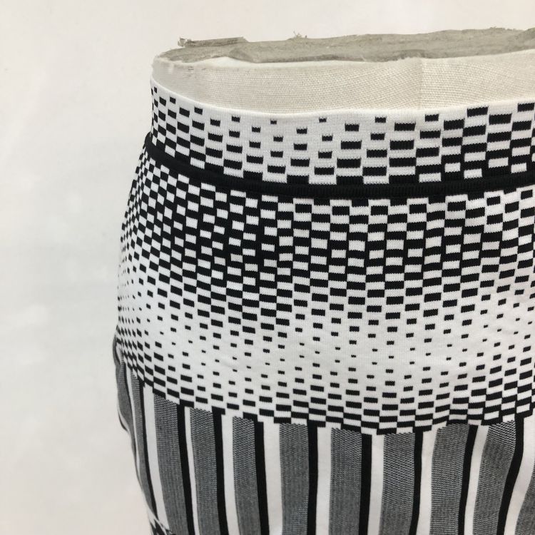 Balenciaga Balenciaga Graphic Print Mini Skirt Size 38 Size 27" / US 4 / IT 40 - 6 Thumbnail
