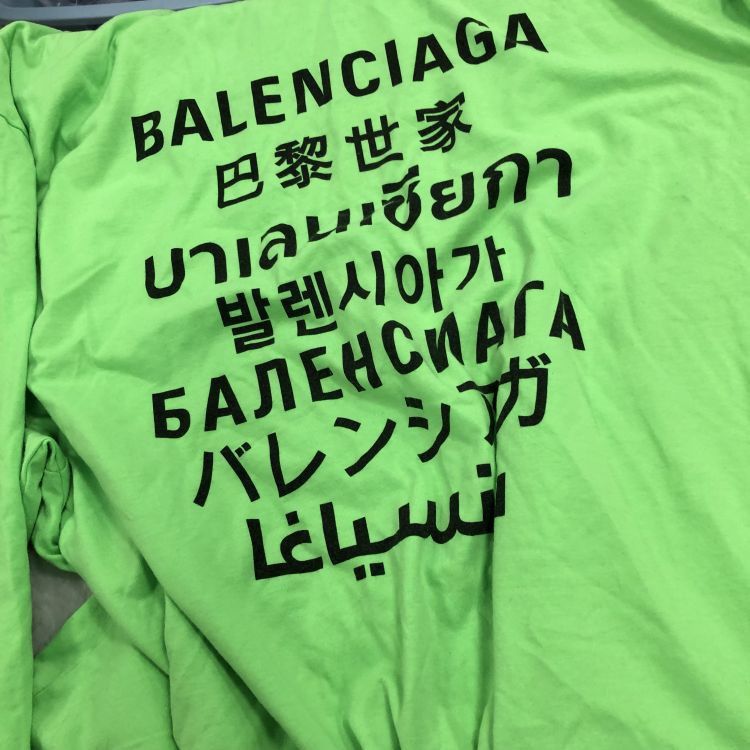 Balenciaga Balenciaga Multilingual Logo Long Sleeve T-Shirt Size XS Size US XS / EU 42 / 0 - 7 Thumbnail