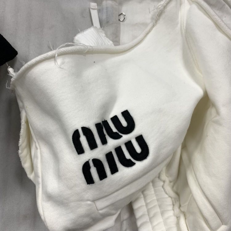 Miu Miu Miu Miu Logo Shorts Size 38 Size 26" / US 2 / IT 38 - 8 Thumbnail