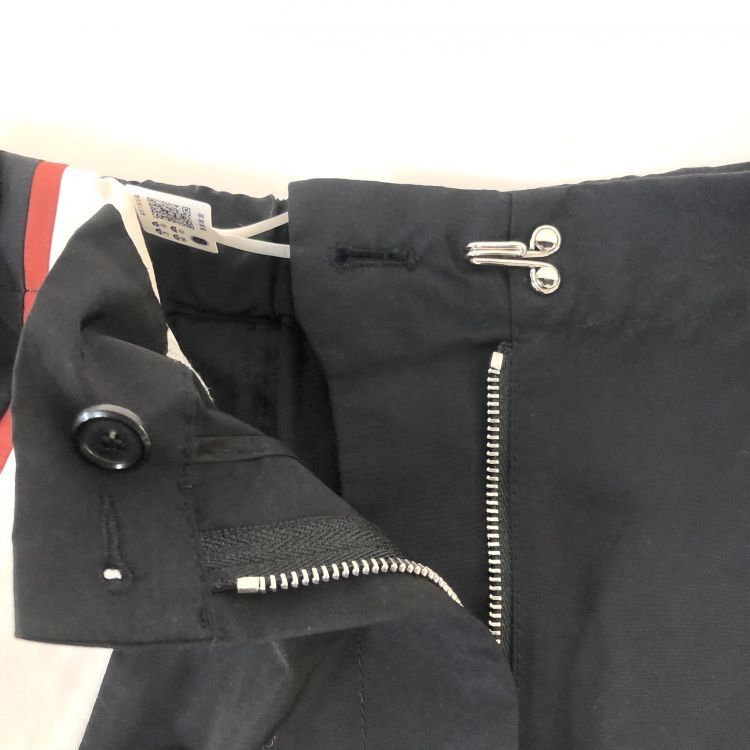 Louis Vuitton Louis Vuitton Logo Patch Shorts Size 36 Size 25" / US 0 / IT 36 - 9 Thumbnail