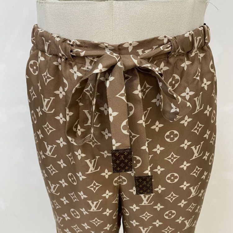 Louis Vuitton Louis Vuitton Monogram Silk Pants Size 38 Size 26" / US 2 / IT 38 - 5 Thumbnail