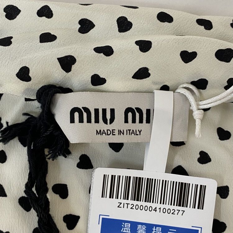 Miu Miu Miu Miu Heart Print Silk Blouse Size 38 Size XS / US 0-2 / IT 36-38 - 3 Thumbnail
