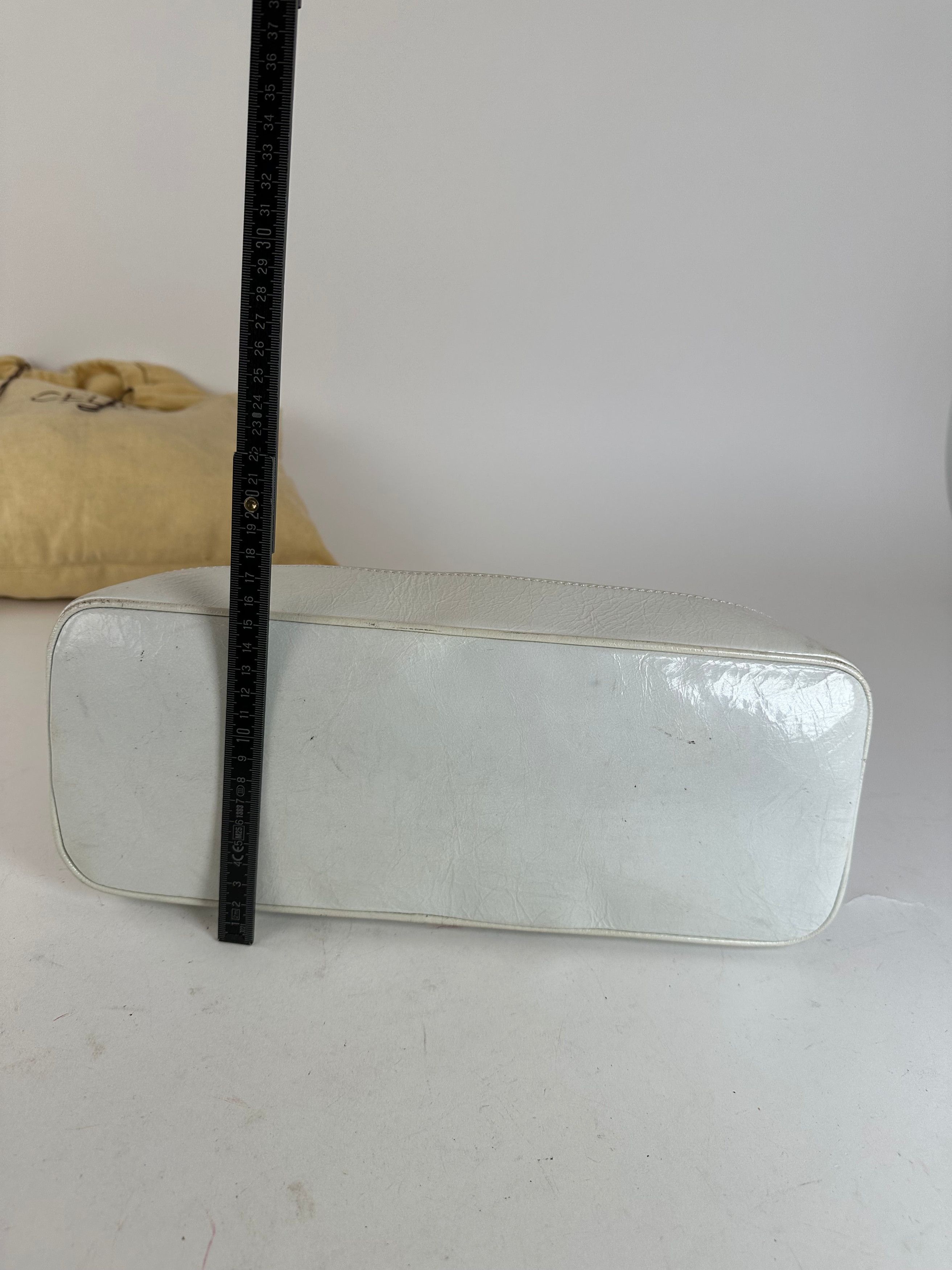 Celine Vintage Leather Shoulder Bag White Size ONE SIZE - 11 Thumbnail