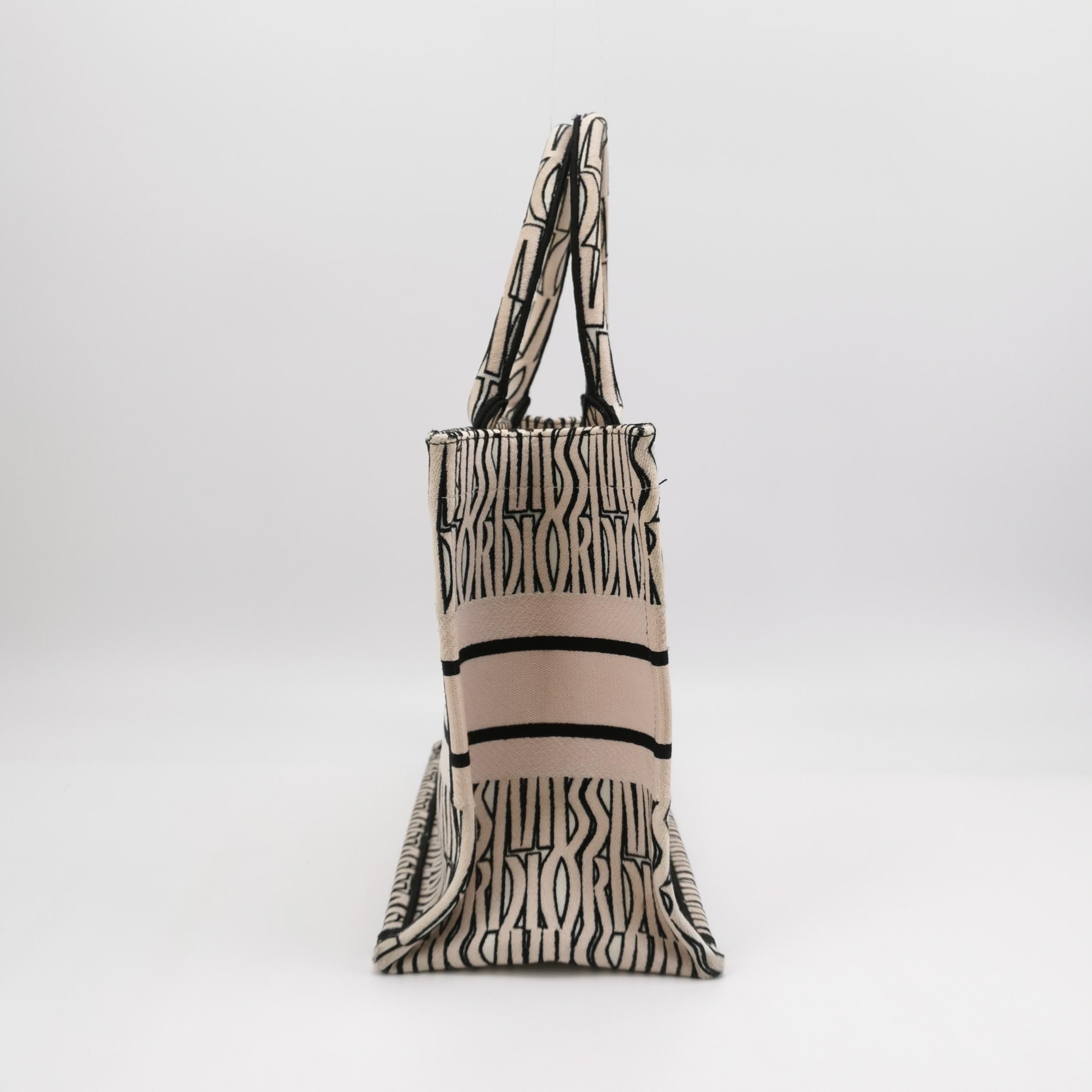 Dior Dior Women os Tote Bags Size ONE SIZE - 3 Thumbnail