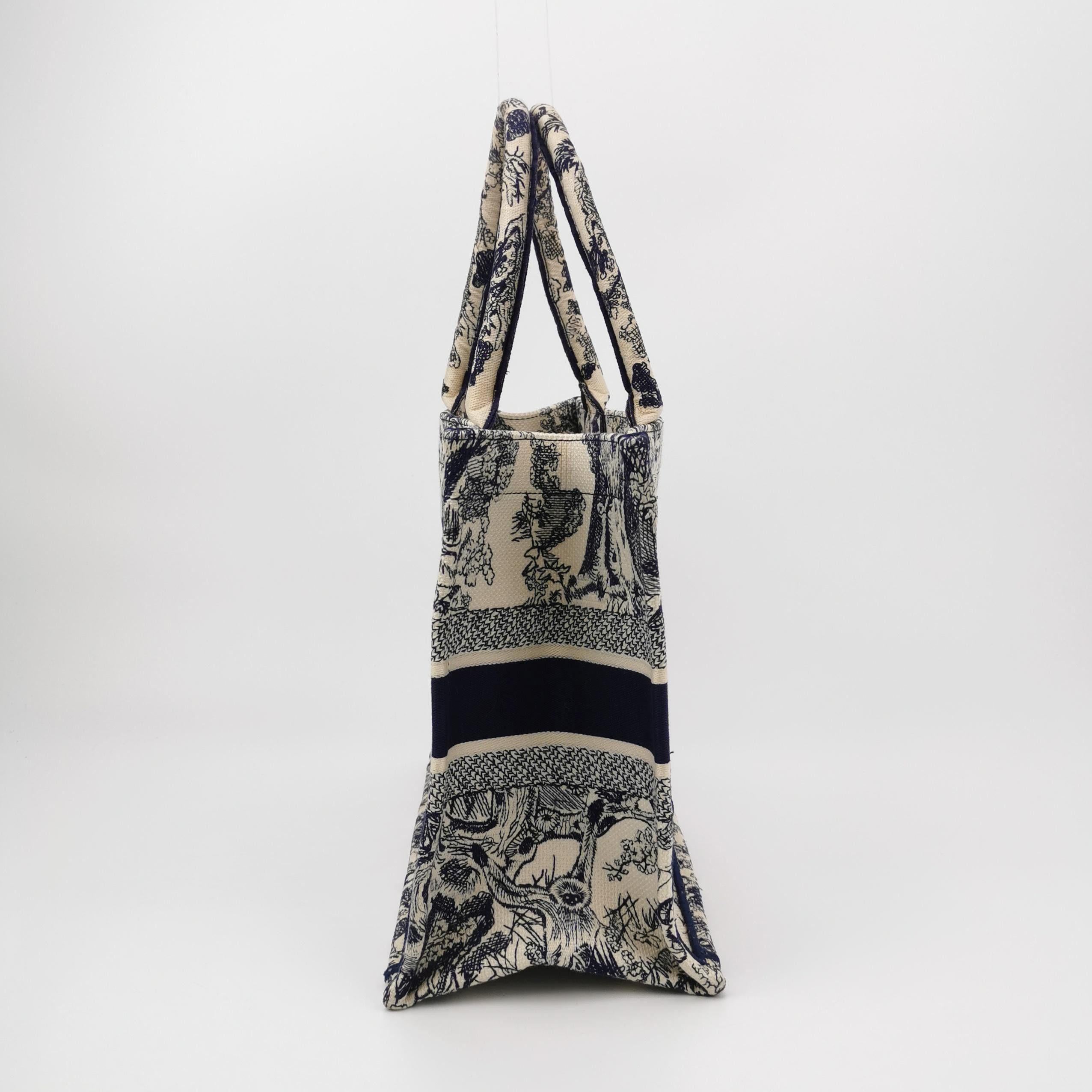 Dior Dior Women os Tote Bags Size ONE SIZE - 4 Thumbnail