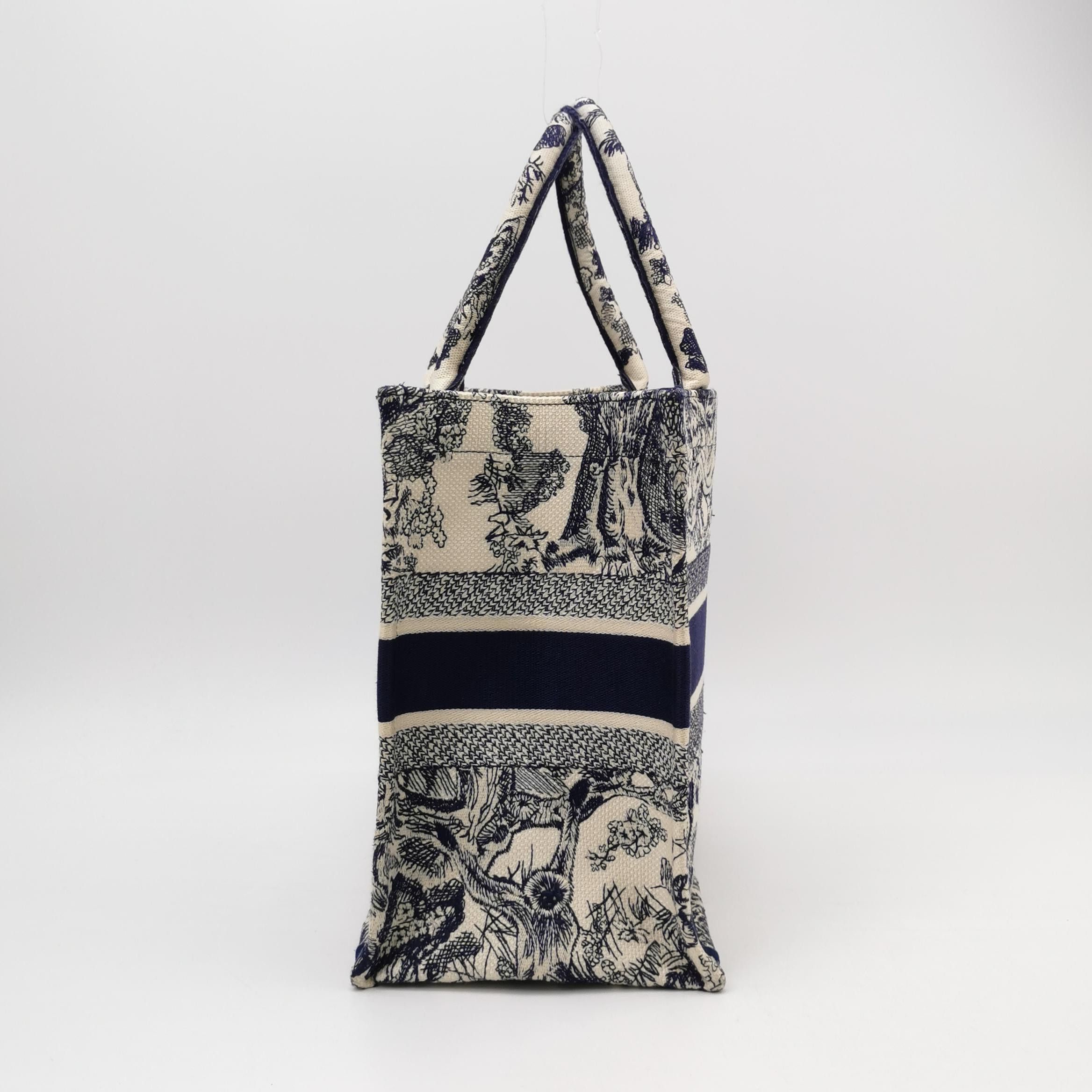 Dior Dior Women os Tote Bags Size ONE SIZE - 3 Thumbnail