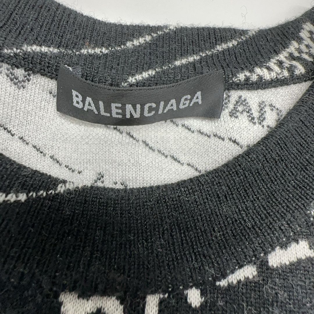 Balenciaga Balenciaga All Over Logo Sweater Size XS Size US XS / EU 42 / 0 - 3 Thumbnail