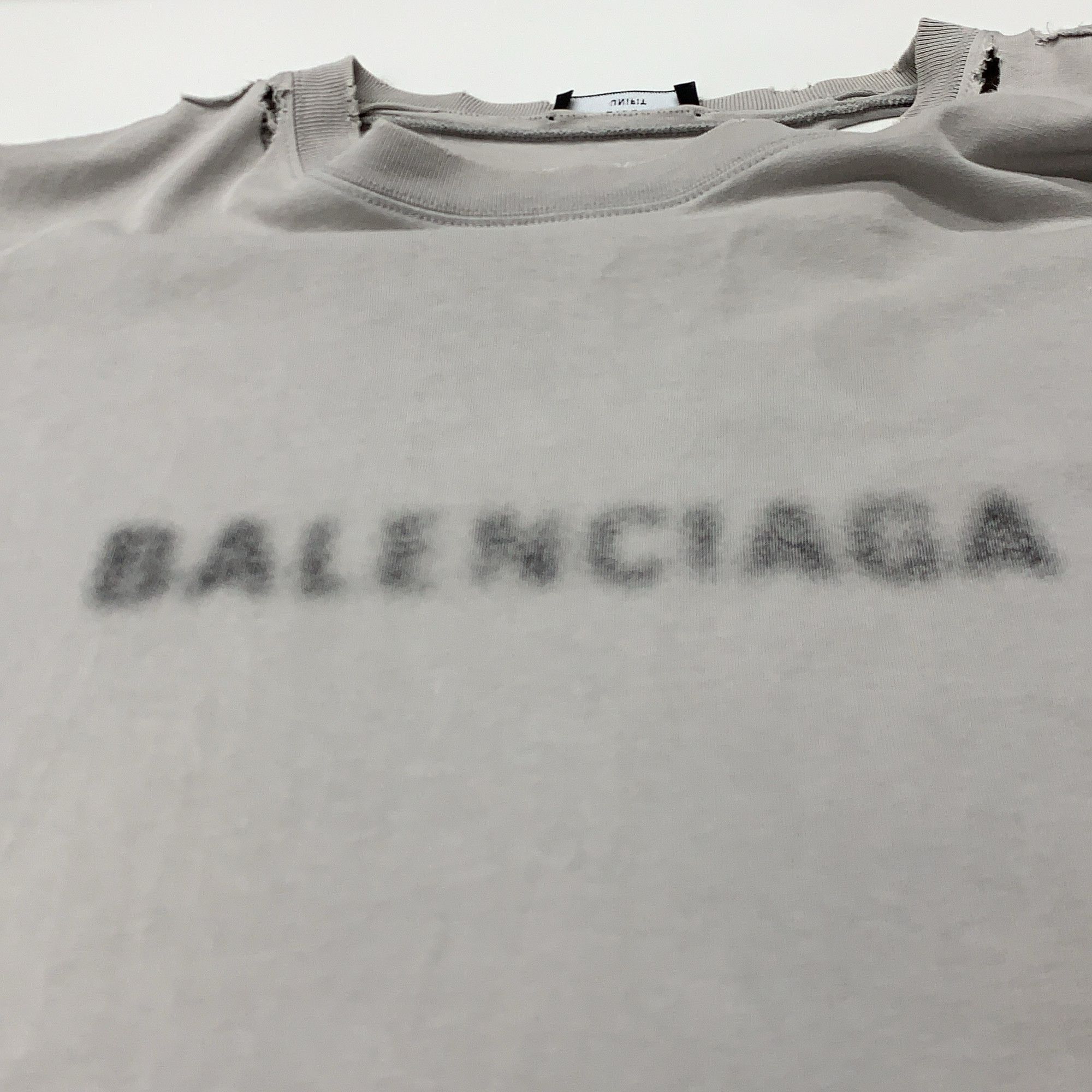 Balenciaga Balenciaga Logo Distressed T-Shirt Size S Size US S / EU 44-46 / 1 - 6 Thumbnail