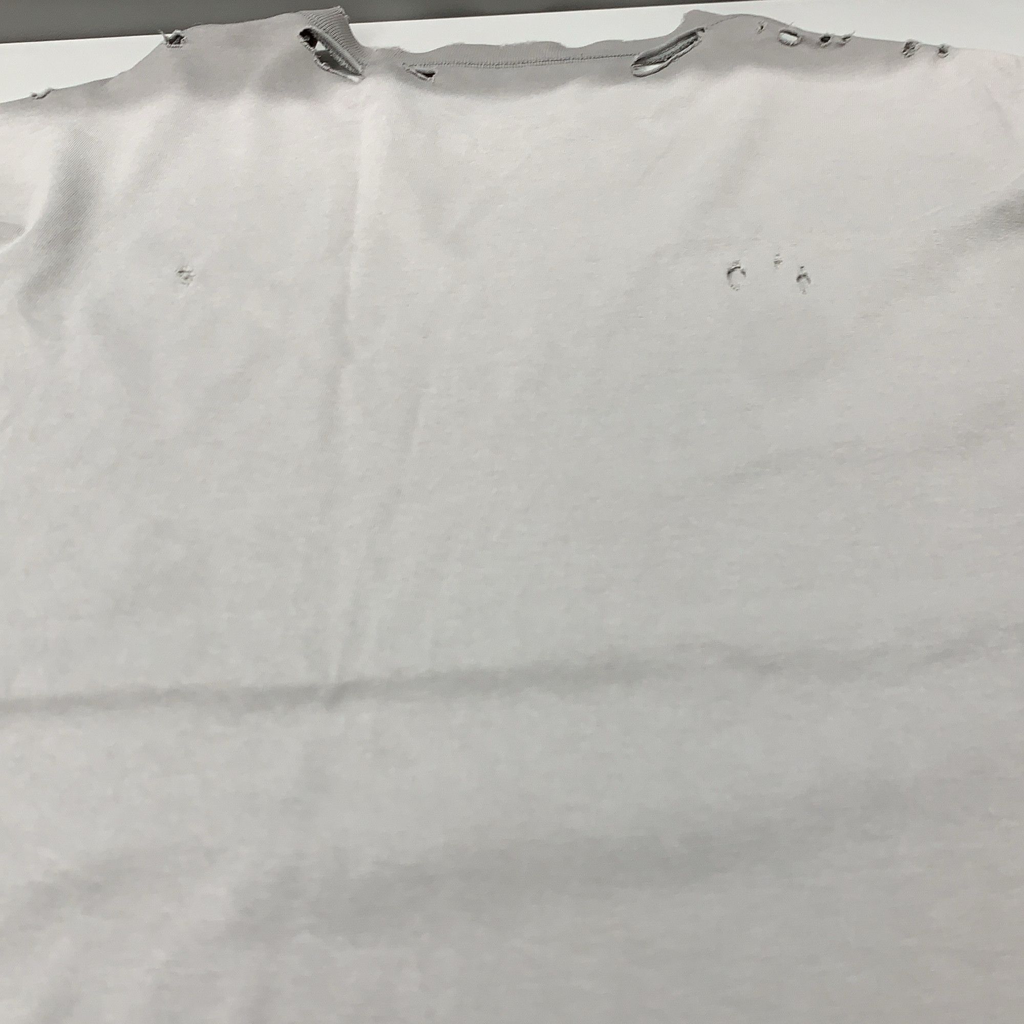 Balenciaga Balenciaga Logo Distressed T-Shirt Size S Size US S / EU 44-46 / 1 - 7 Thumbnail