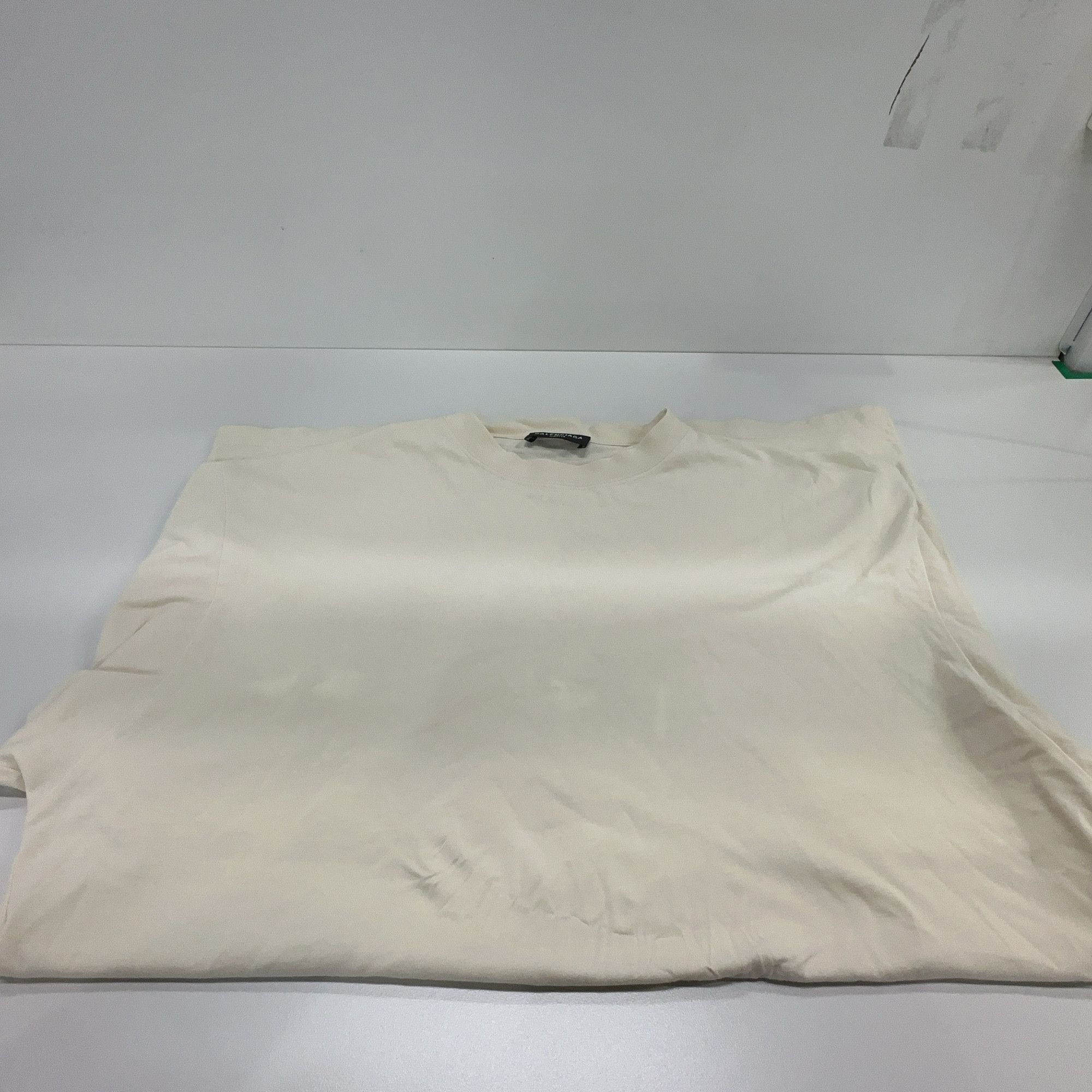 Balenciaga Balenciaga Unifit Logo T-Shirt Size L Size US L / EU 52-54 / 3 - 6 Thumbnail