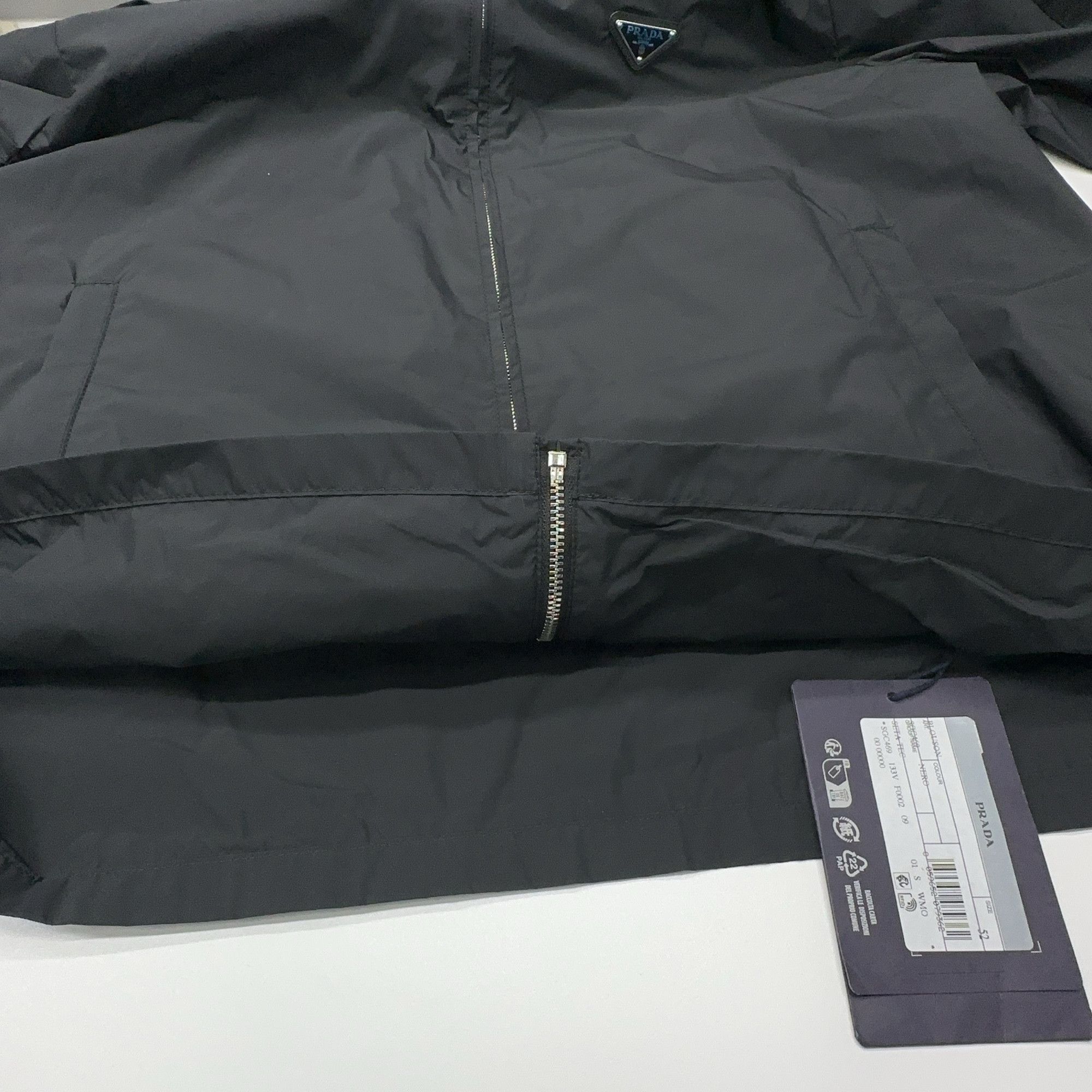 Prada Prada Logo Patch Light Jacket Black Size 52 Size US L / EU 52-54 / 3 - 8 Thumbnail
