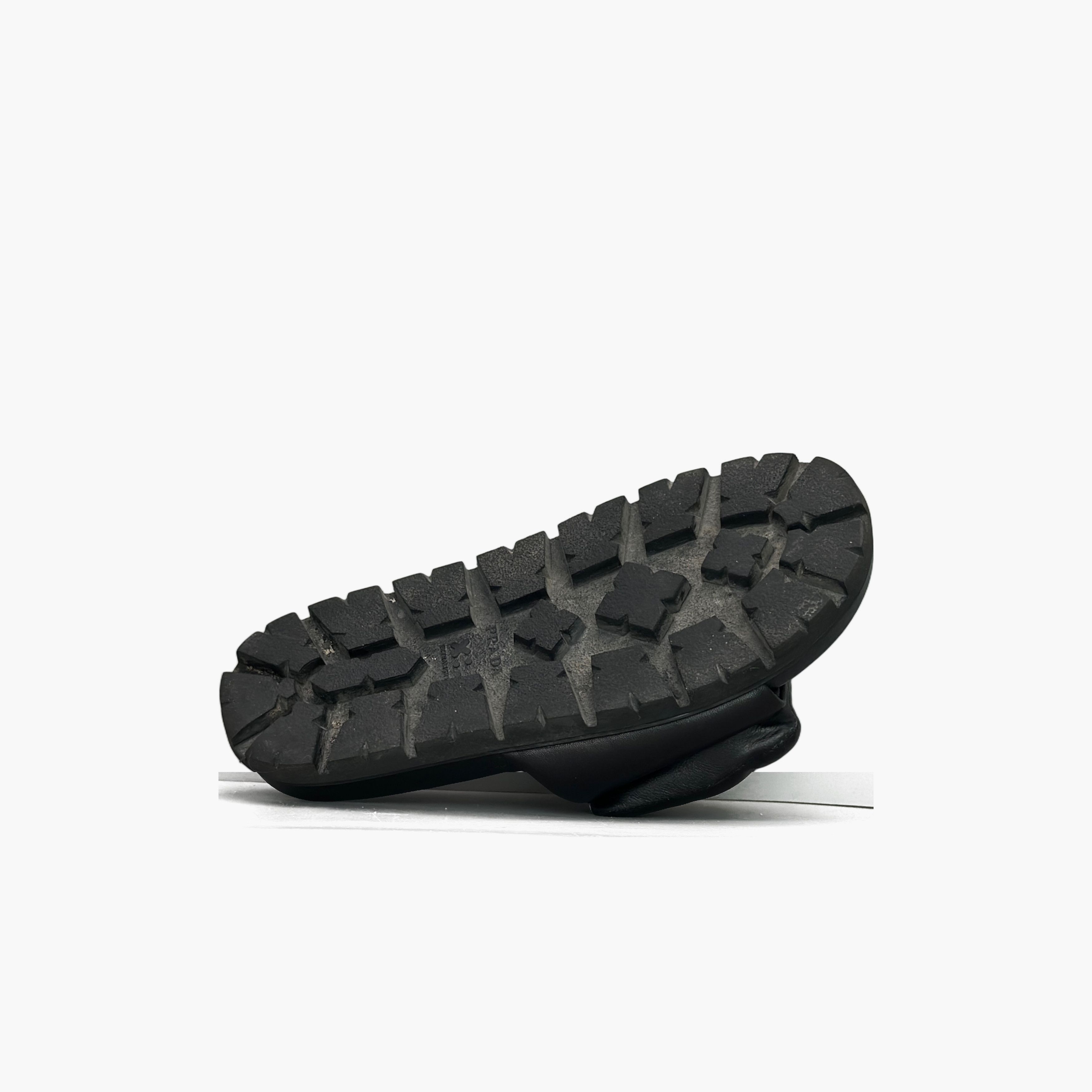 Prada Prada Logo Padded Leather Sandals Size 35 Size US 5 / IT 35 - 7 Thumbnail
