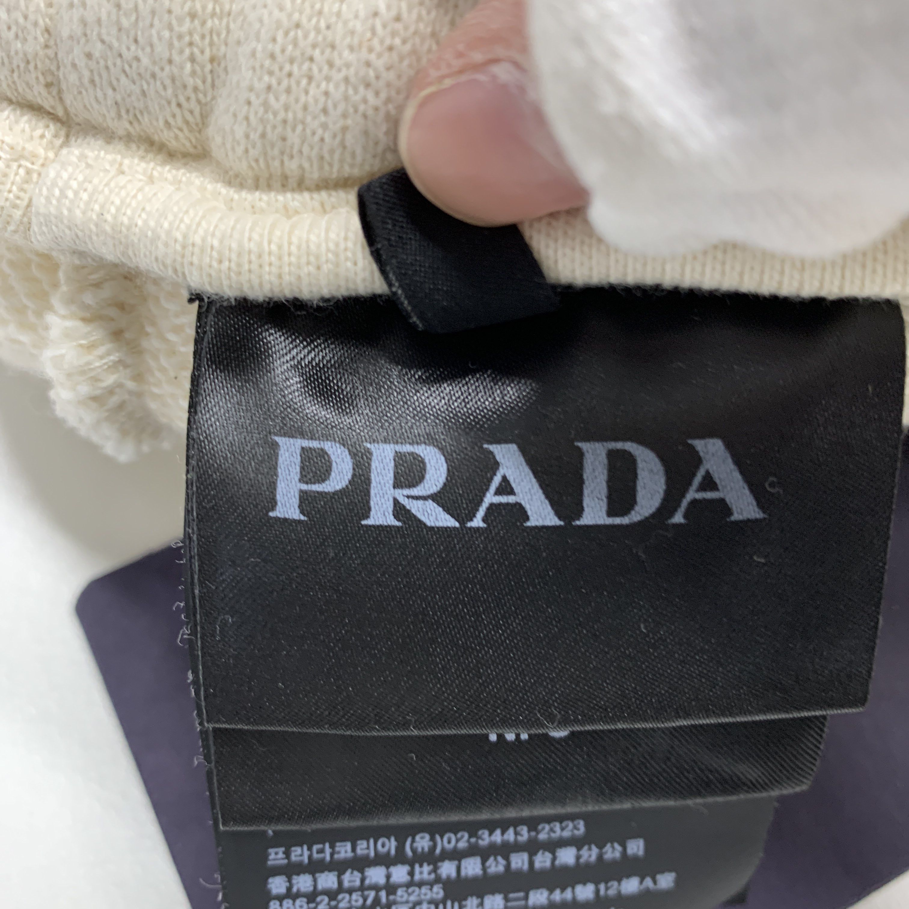 Prada Prada Logo Patch Bermuda Shorts Size L Size US 34 / EU 50 - 3 Thumbnail