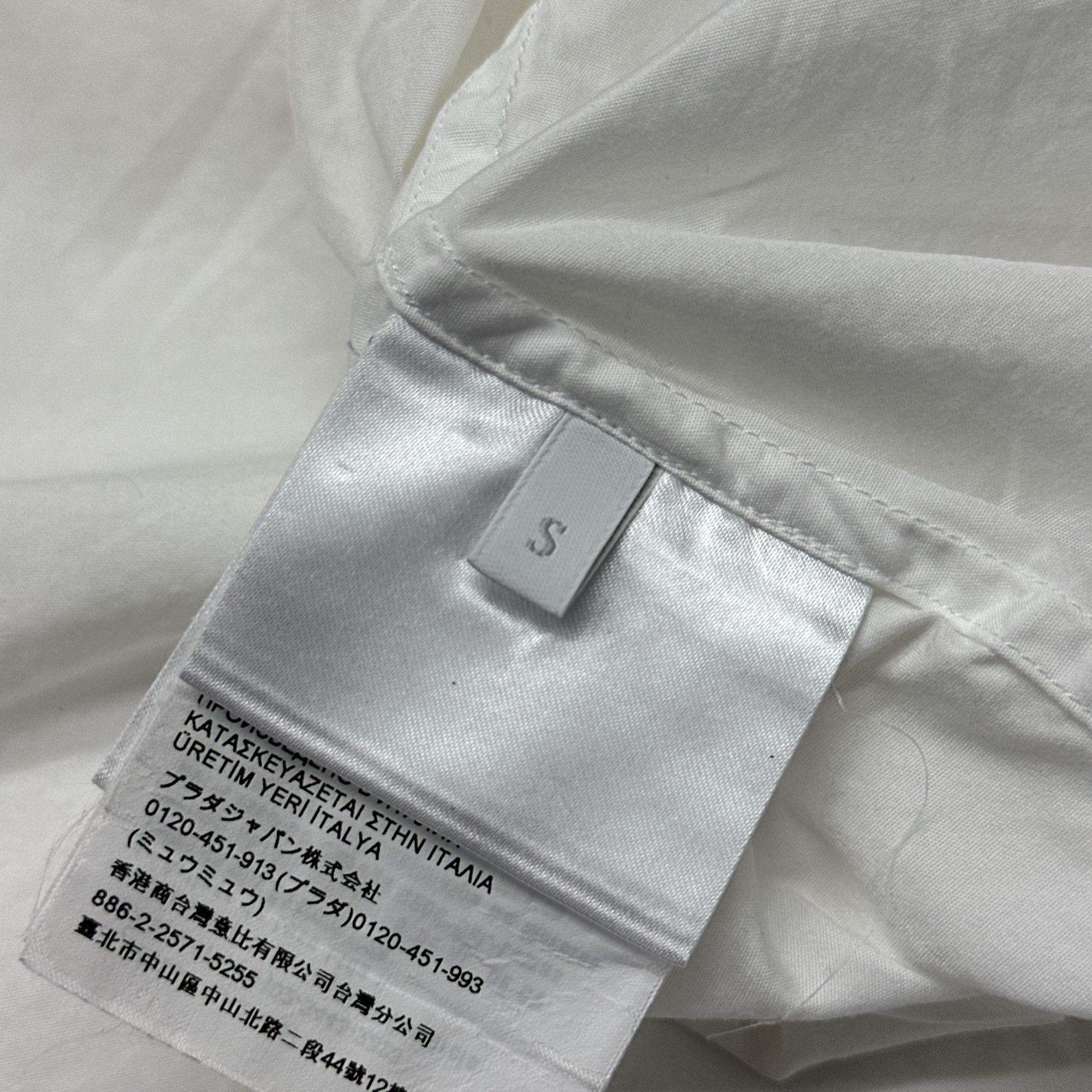 Prada Prada Logo Patch Button Up Shirt Size S Size US S / EU 44-46 / 1 - 4 Thumbnail