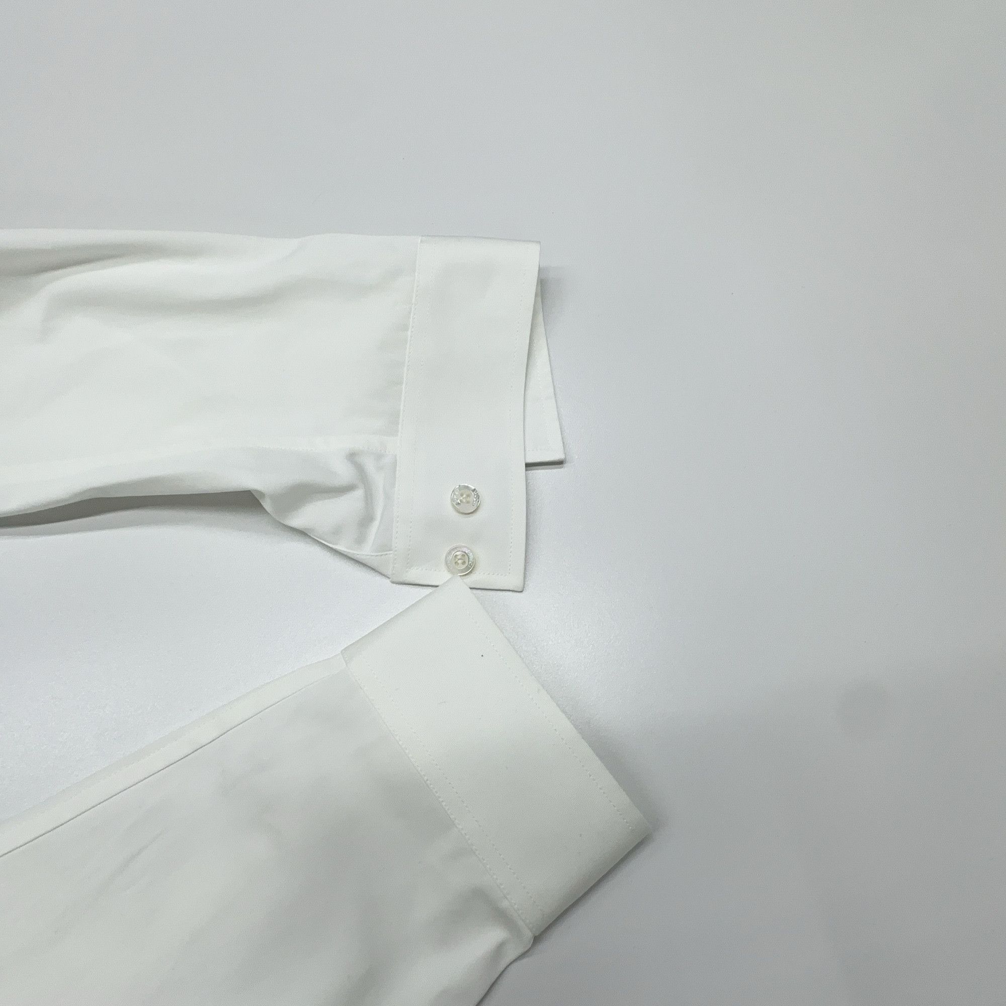Gucci Gucci Solid Button Up Shirt White Size 48 Size US M / EU 48-50 / 2 - 8 Thumbnail