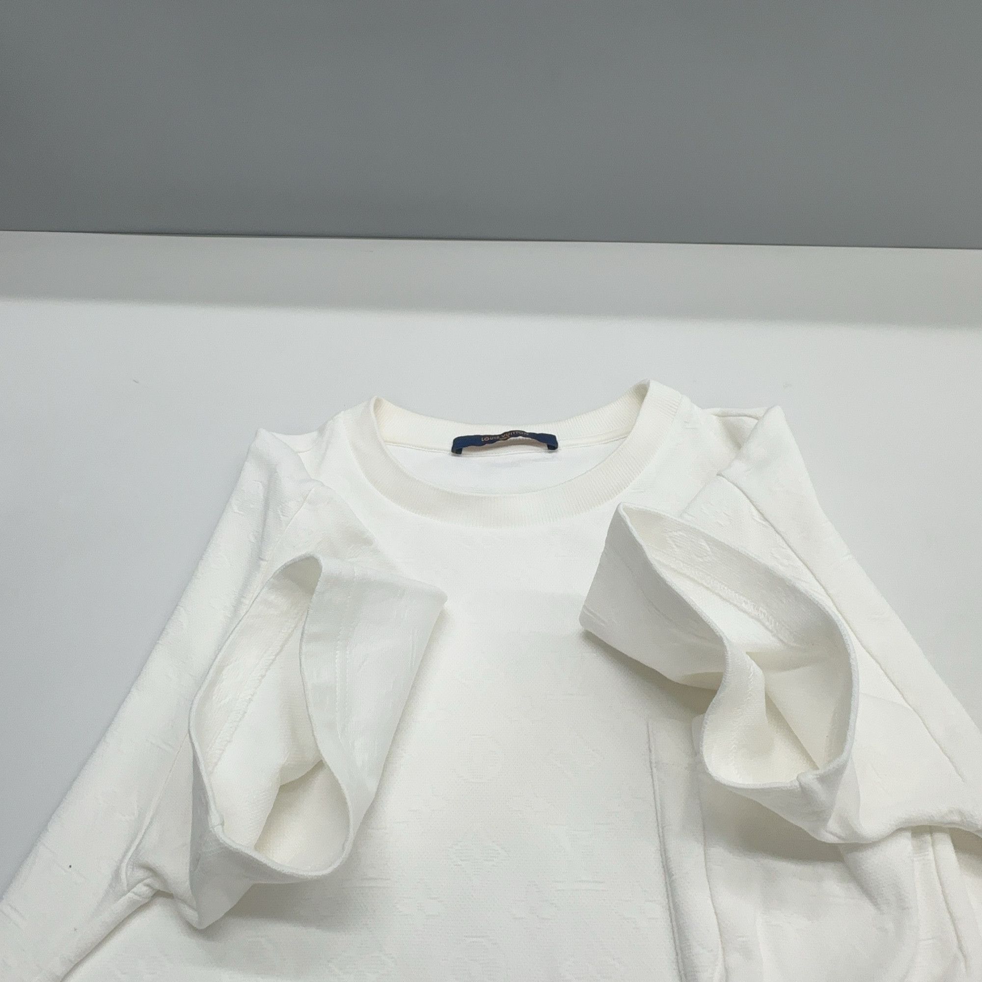 Louis Vuitton Louis Vuitton Monogram Pocket T-Shirt Size S Size US S / EU 44-46 / 1 - 9 Thumbnail