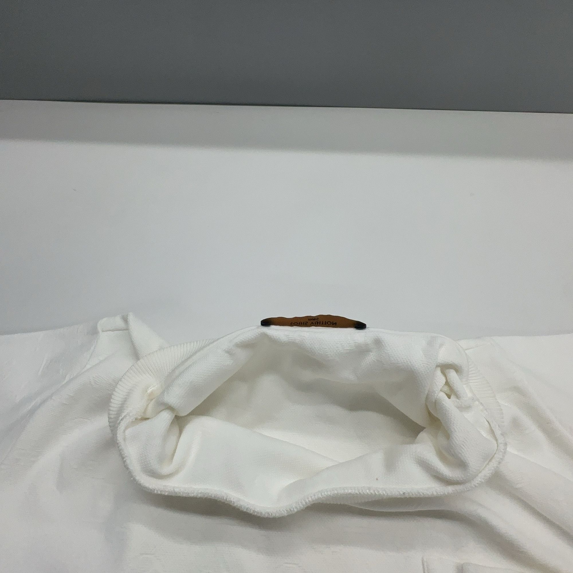 Louis Vuitton Louis Vuitton Monogram Pocket T-Shirt Size S Size US S / EU 44-46 / 1 - 5 Thumbnail