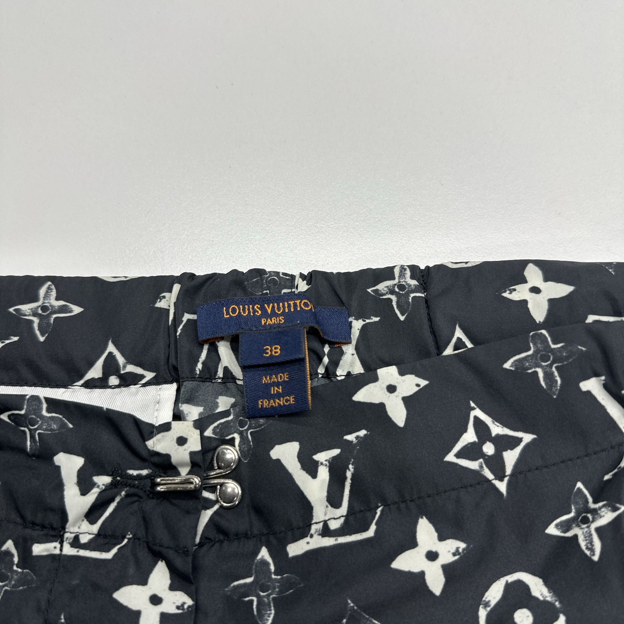 Louis Vuitton Louis Vuitton Monogram Print Shorts Size 38 Size 27" / US 4 / IT 40 - 3 Thumbnail
