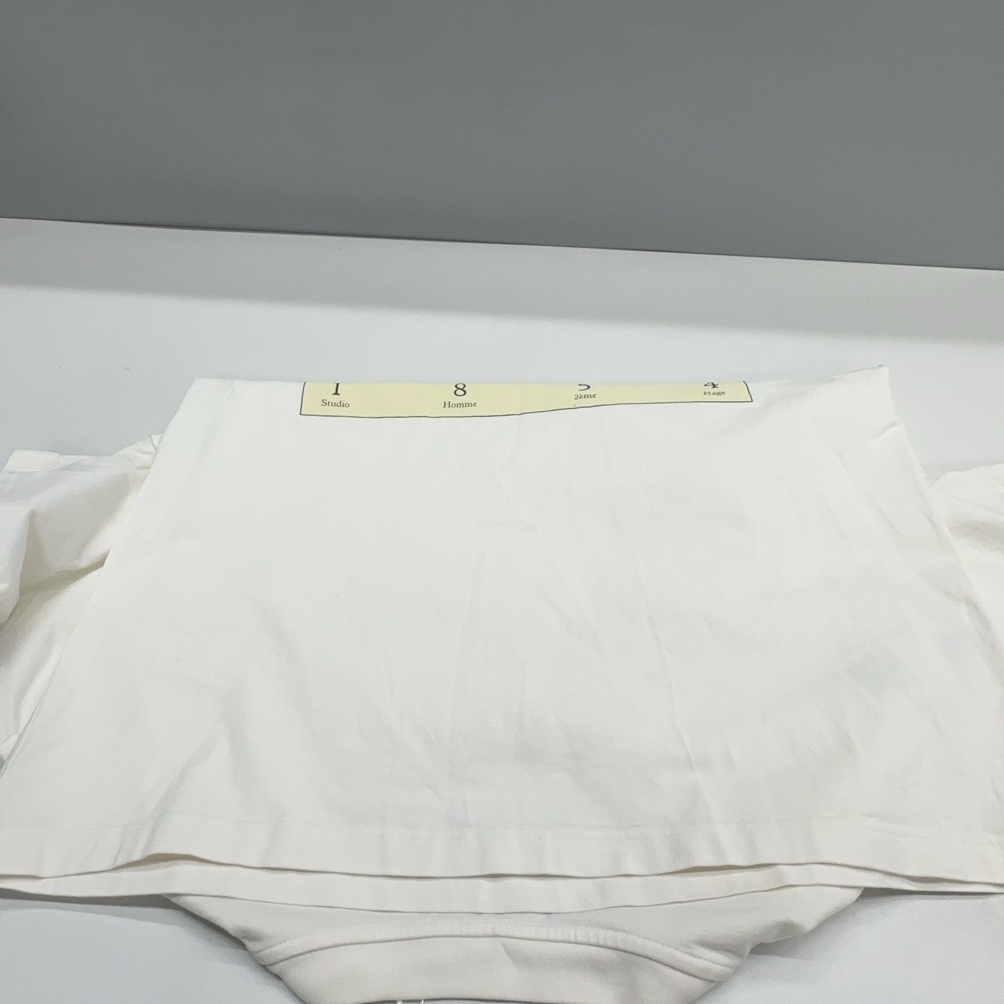 Louis Vuitton Louis Vuitton Handle With Care Graphic T-Shirt Size XL Size US XL / EU 56 / 4 - 8 Thumbnail